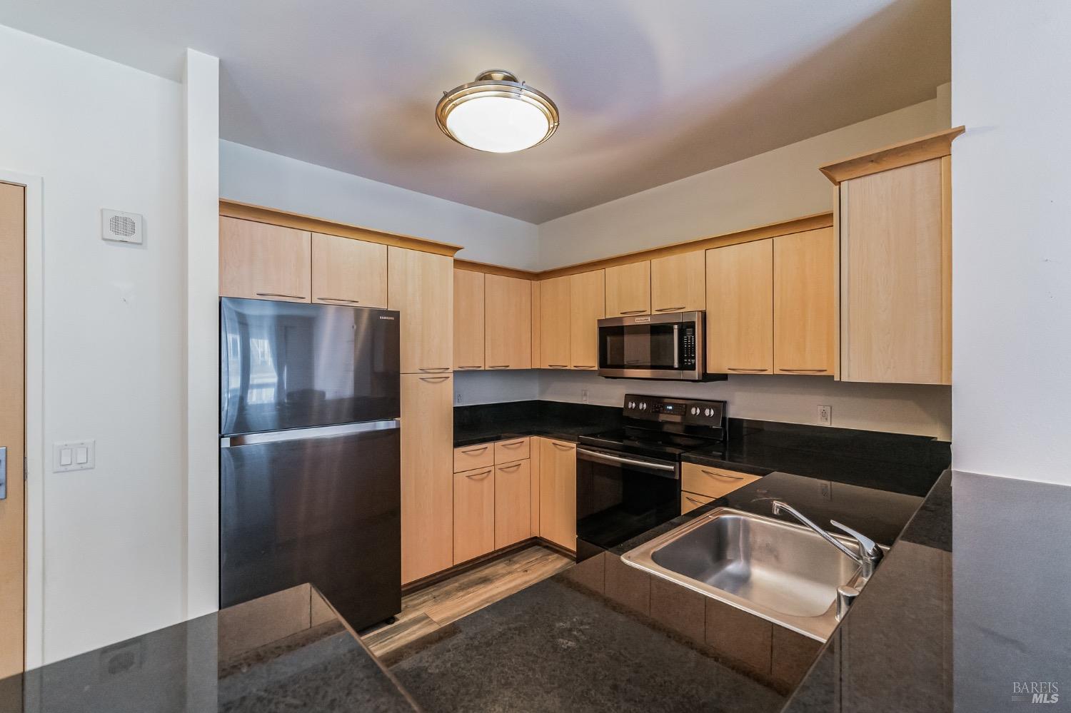 Detail Gallery Image 10 of 37 For 1 Lakeside Dr #206,  Oakland,  CA 94612 - 1 Beds | 1 Baths