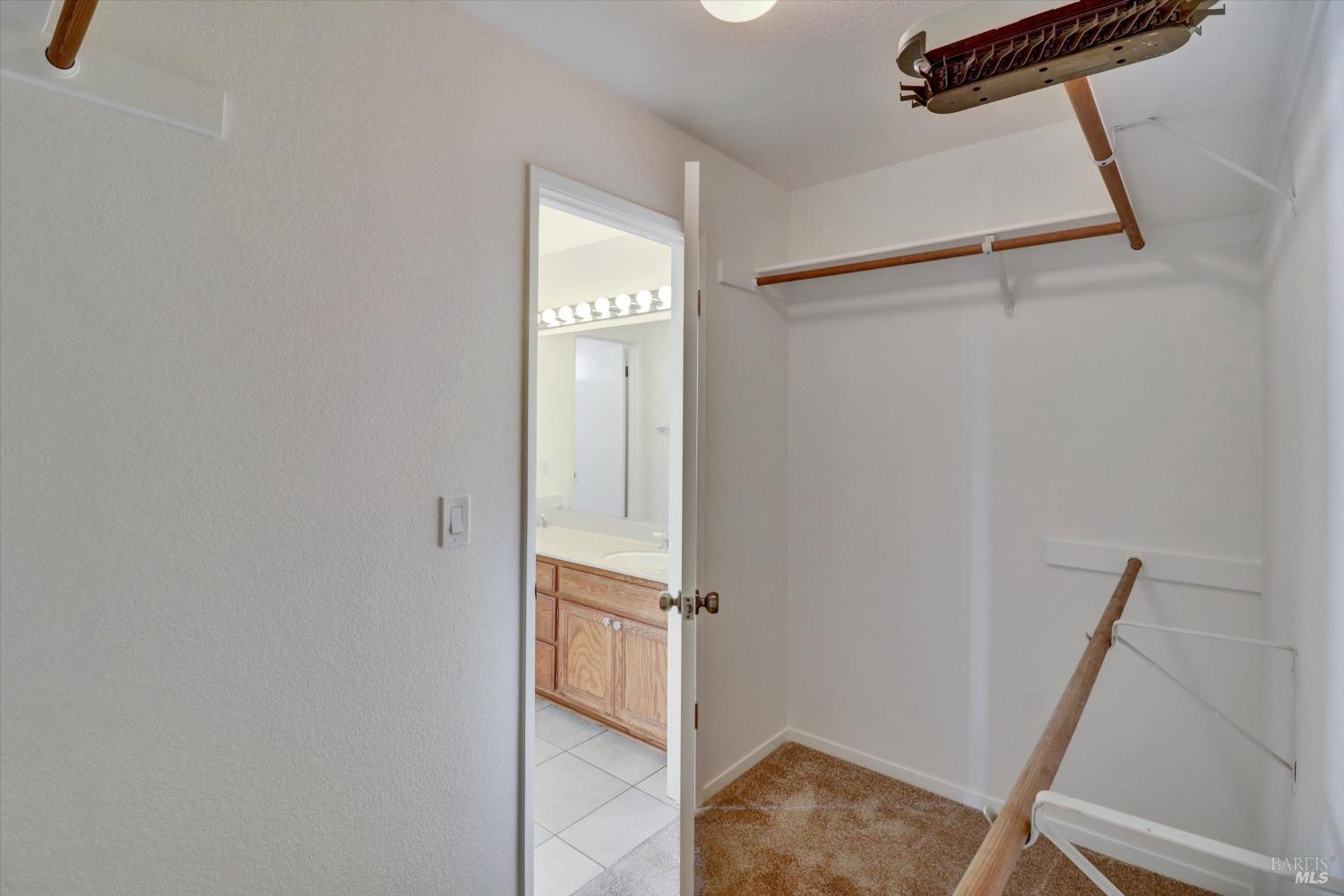Detail Gallery Image 44 of 57 For 1437 Gateway Dr, Vallejo,  CA 94589 - 3 Beds | 2/1 Baths
