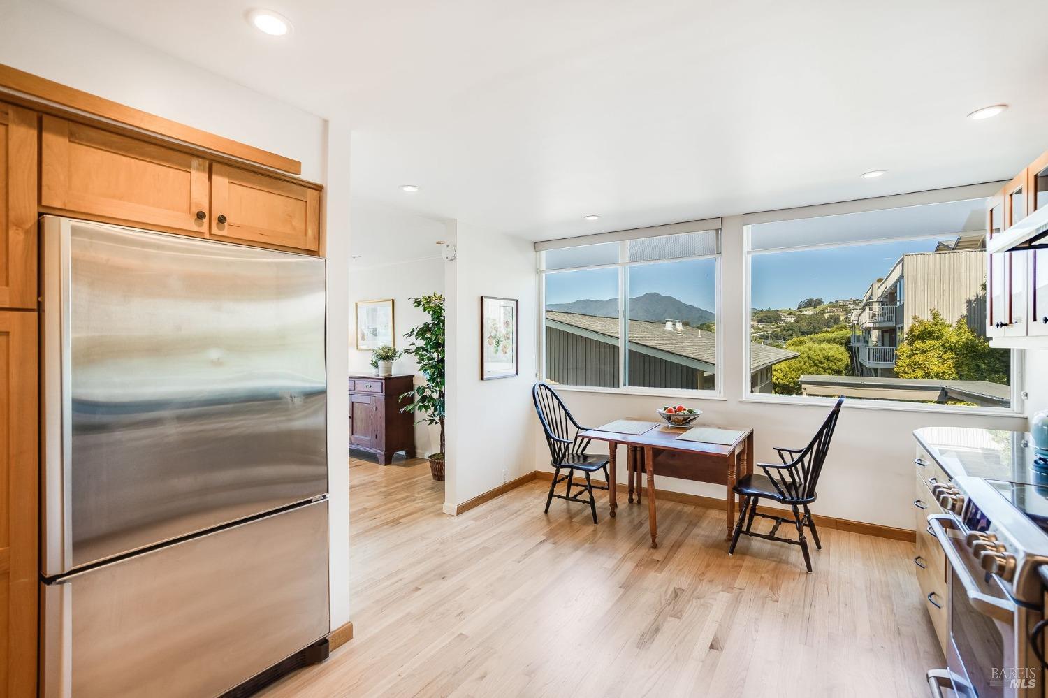 Detail Gallery Image 4 of 39 For 35 Andrew Dr #140,  Tiburon,  CA 94920 - 3 Beds | 2 Baths