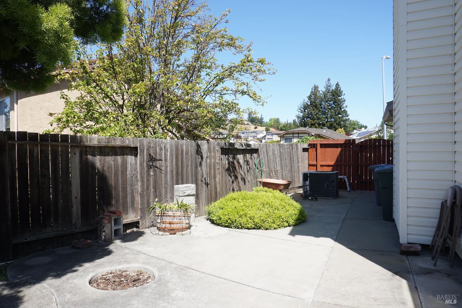 Detail Gallery Image 43 of 56 For 173 Easson Ct, Vallejo,  CA 94591 - 5 Beds | 3/1 Baths