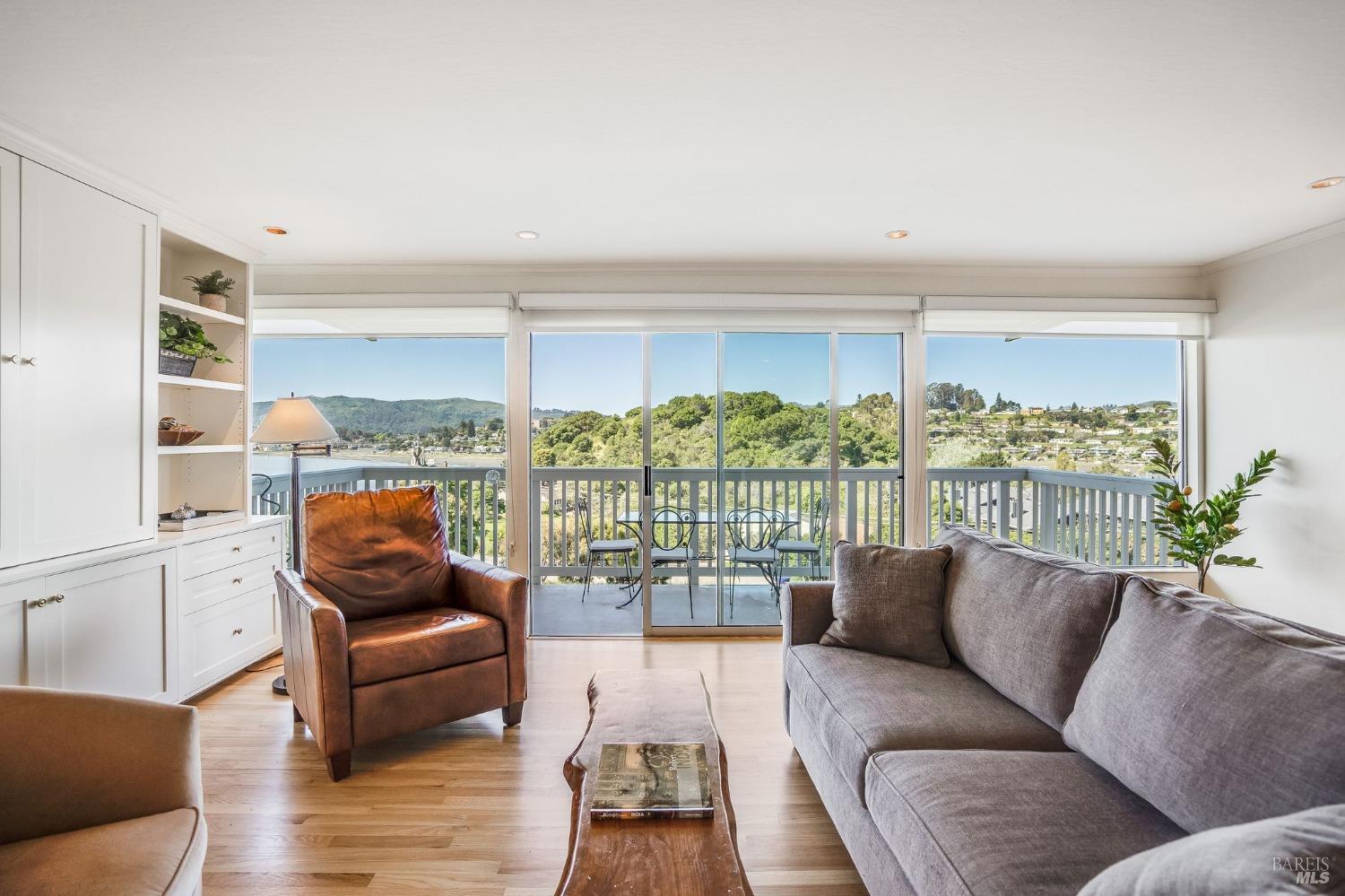 Detail Gallery Image 9 of 39 For 35 Andrew Dr #140,  Tiburon,  CA 94920 - 3 Beds | 2 Baths