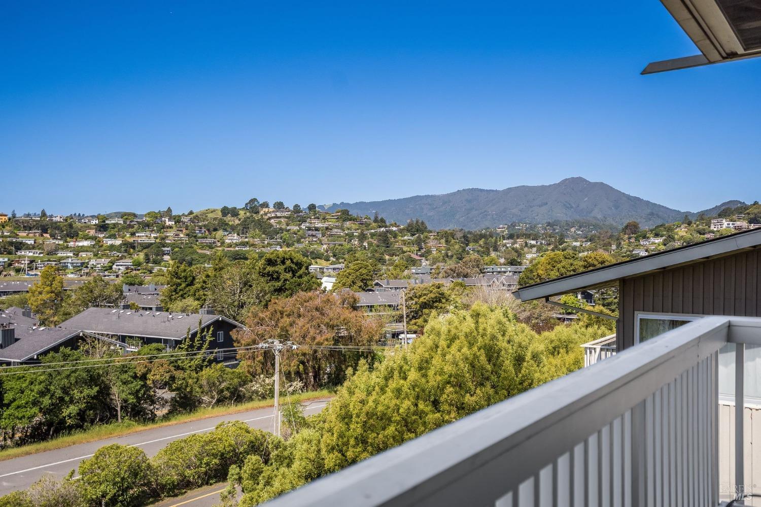 Detail Gallery Image 16 of 39 For 35 Andrew Dr #140,  Tiburon,  CA 94920 - 3 Beds | 2 Baths