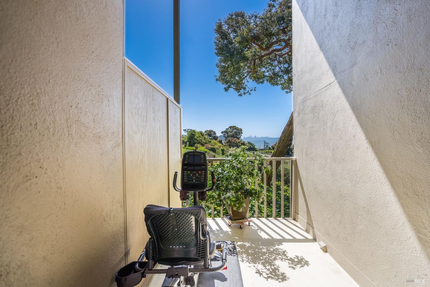 Detail Gallery Image 31 of 39 For 35 Andrew Dr #140,  Tiburon,  CA 94920 - 3 Beds | 2 Baths