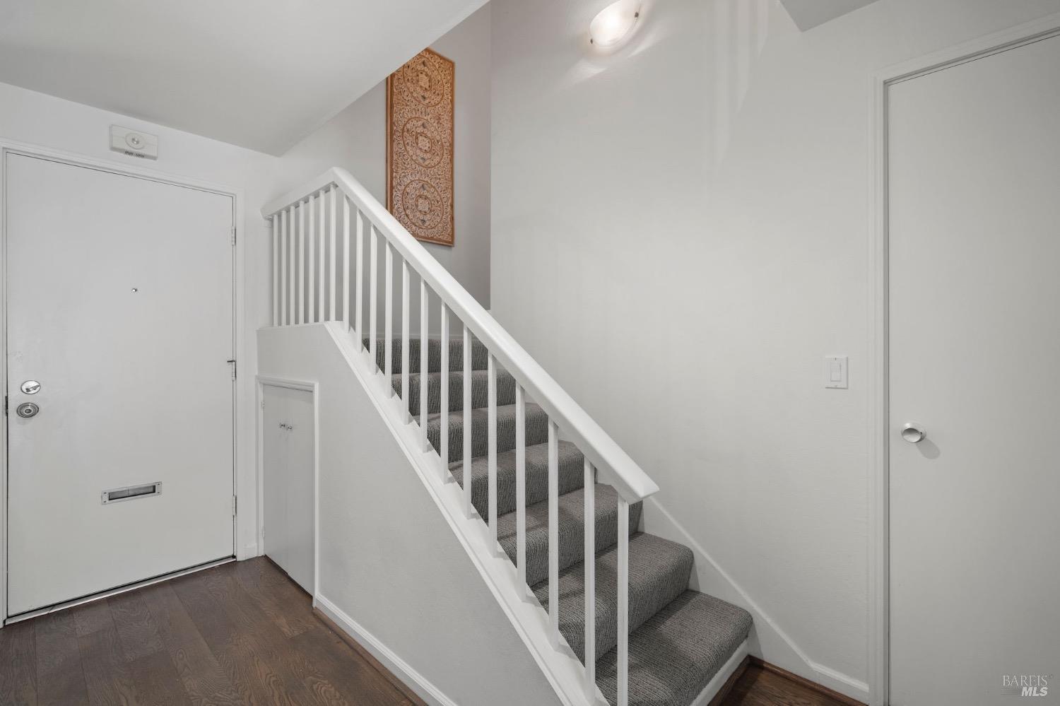 Detail Gallery Image 10 of 30 For 112 Forest Ln, San Rafael,  CA 94903 - 3 Beds | 2/1 Baths