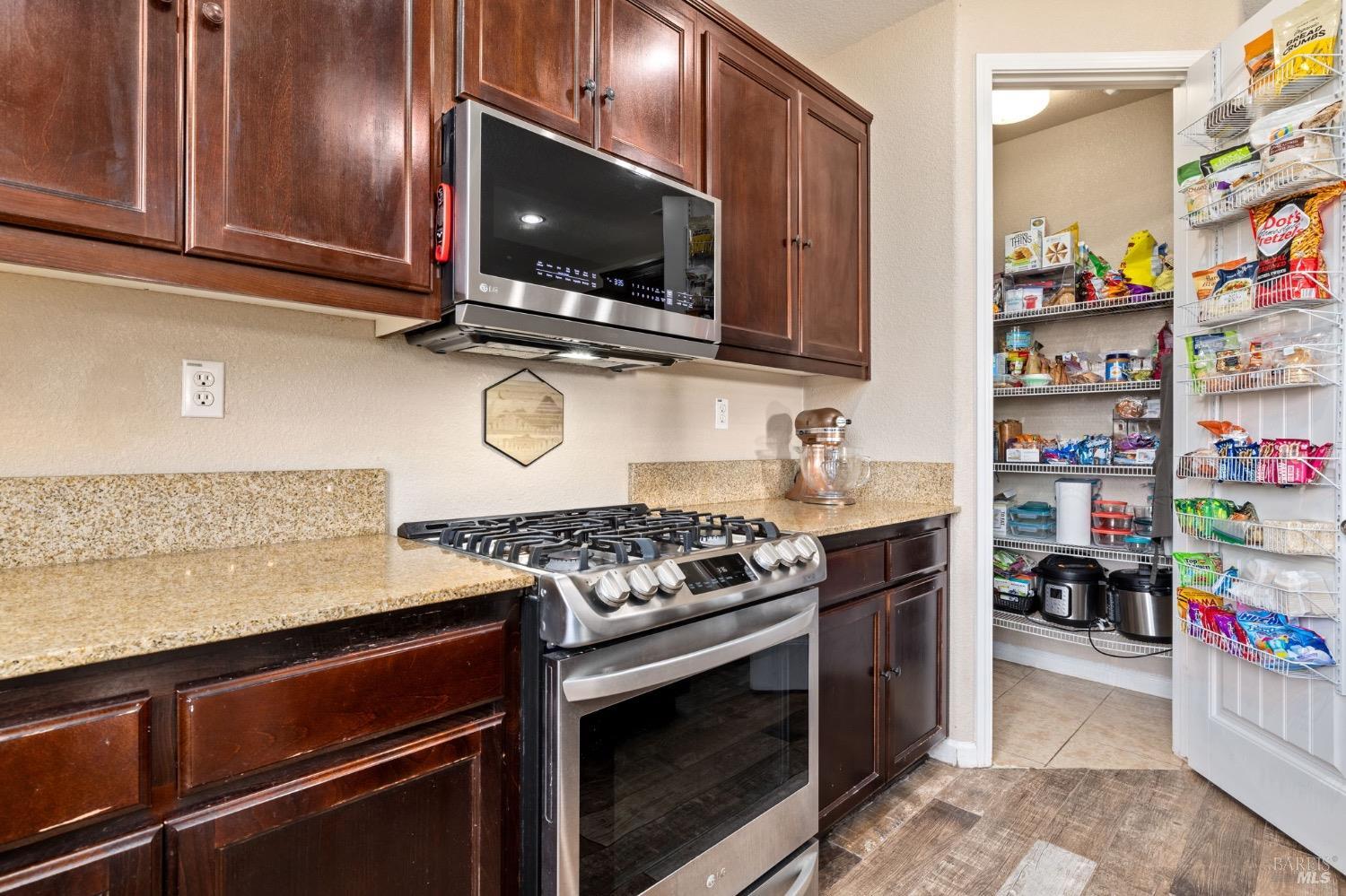 Detail Gallery Image 24 of 52 For 4532 Crimson Clover Dr, Fairfield,  CA 94534 - 4 Beds | 2/1 Baths