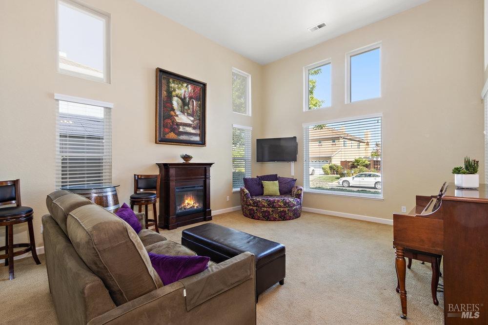Detail Gallery Image 4 of 39 For 482 Panorama Dr, Benicia,  CA 94510 - 4 Beds | 2 Baths