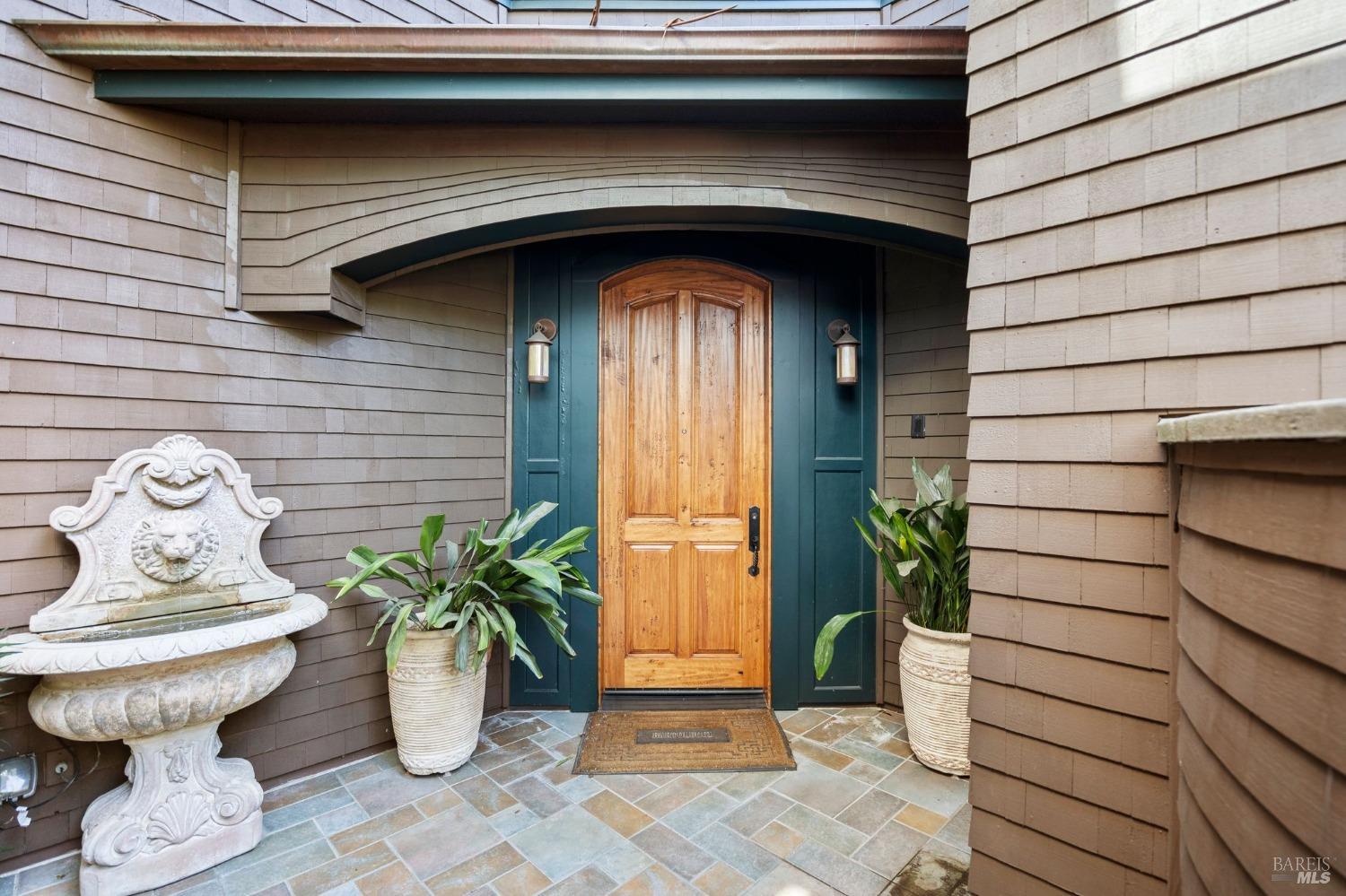 Detail Gallery Image 2 of 28 For 74 De Silva Island Dr, Mill Valley,  CA 94941 - 3 Beds | 2/1 Baths