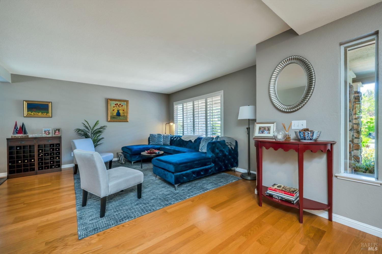 Detail Gallery Image 19 of 33 For 2103 Rosemary Ct, Petaluma,  CA 94954 - 3 Beds | 2/1 Baths