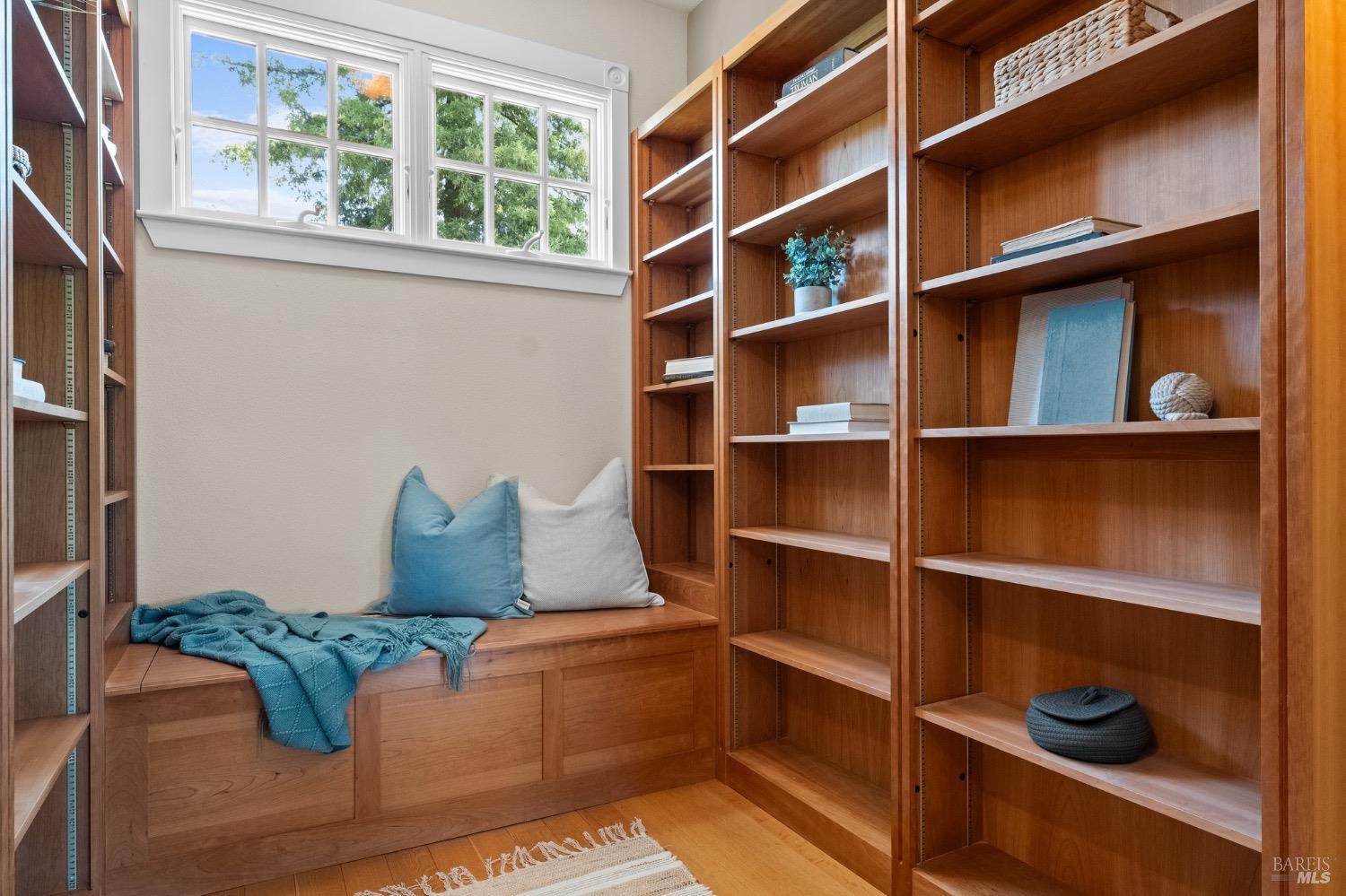 Detail Gallery Image 25 of 42 For 508 College St, Healdsburg,  CA 95448 - 4 Beds | 2 Baths