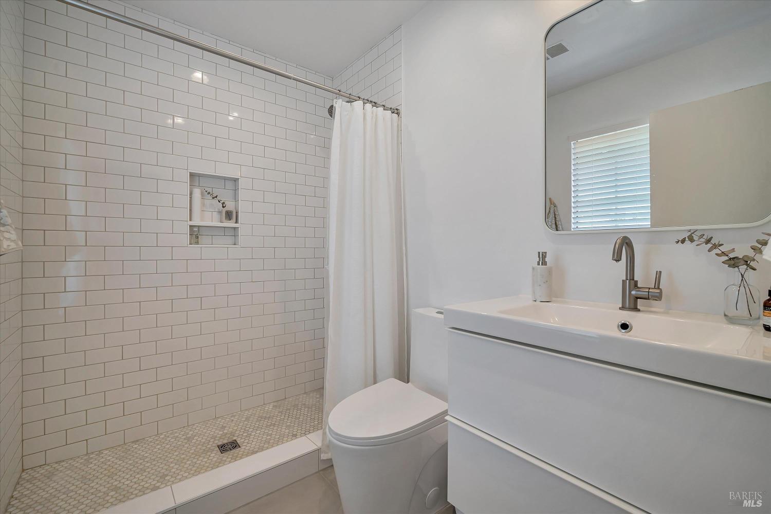 Detail Gallery Image 21 of 40 For 1535 W 3rd St, Santa Rosa,  CA 95401 - 3 Beds | 2 Baths