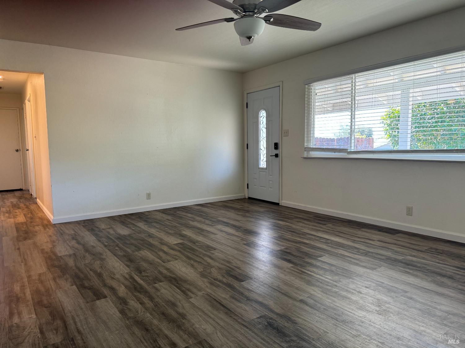 Detail Gallery Image 11 of 37 For 160 Highland Ave, Vacaville,  CA 95688 - 3 Beds | 2 Baths