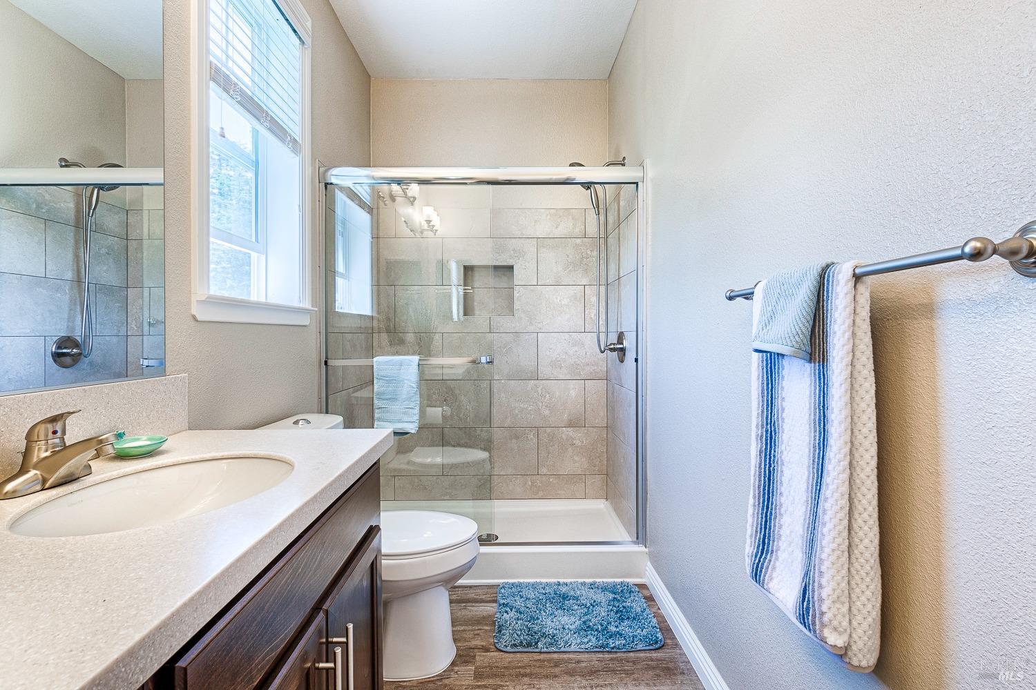 Detail Gallery Image 23 of 38 For 465 Miaterra Dr, Santa Rosa,  CA 95407 - 3 Beds | 2/1 Baths