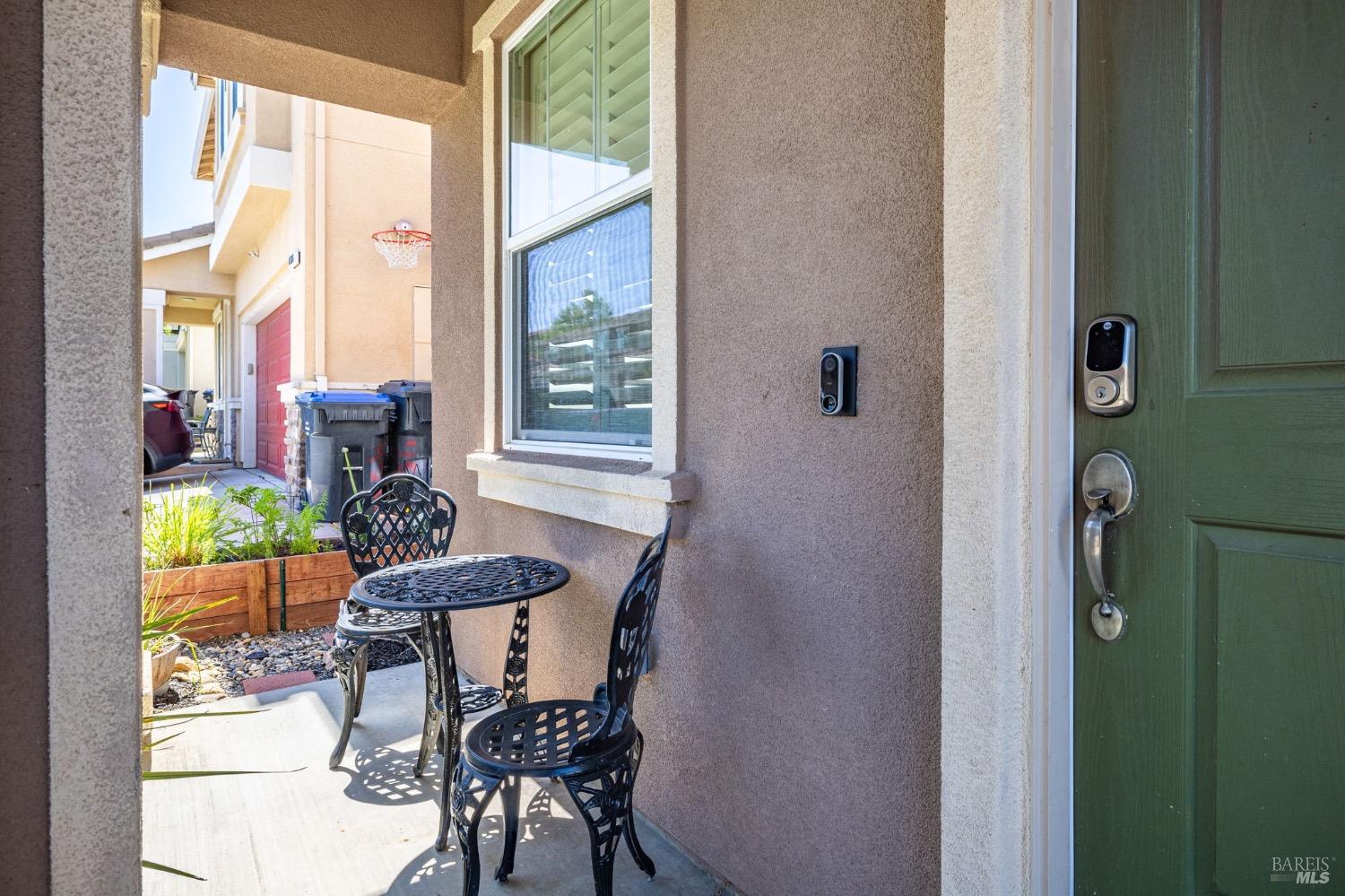 Detail Gallery Image 7 of 52 For 4532 Crimson Clover Dr, Fairfield,  CA 94534 - 4 Beds | 2/1 Baths