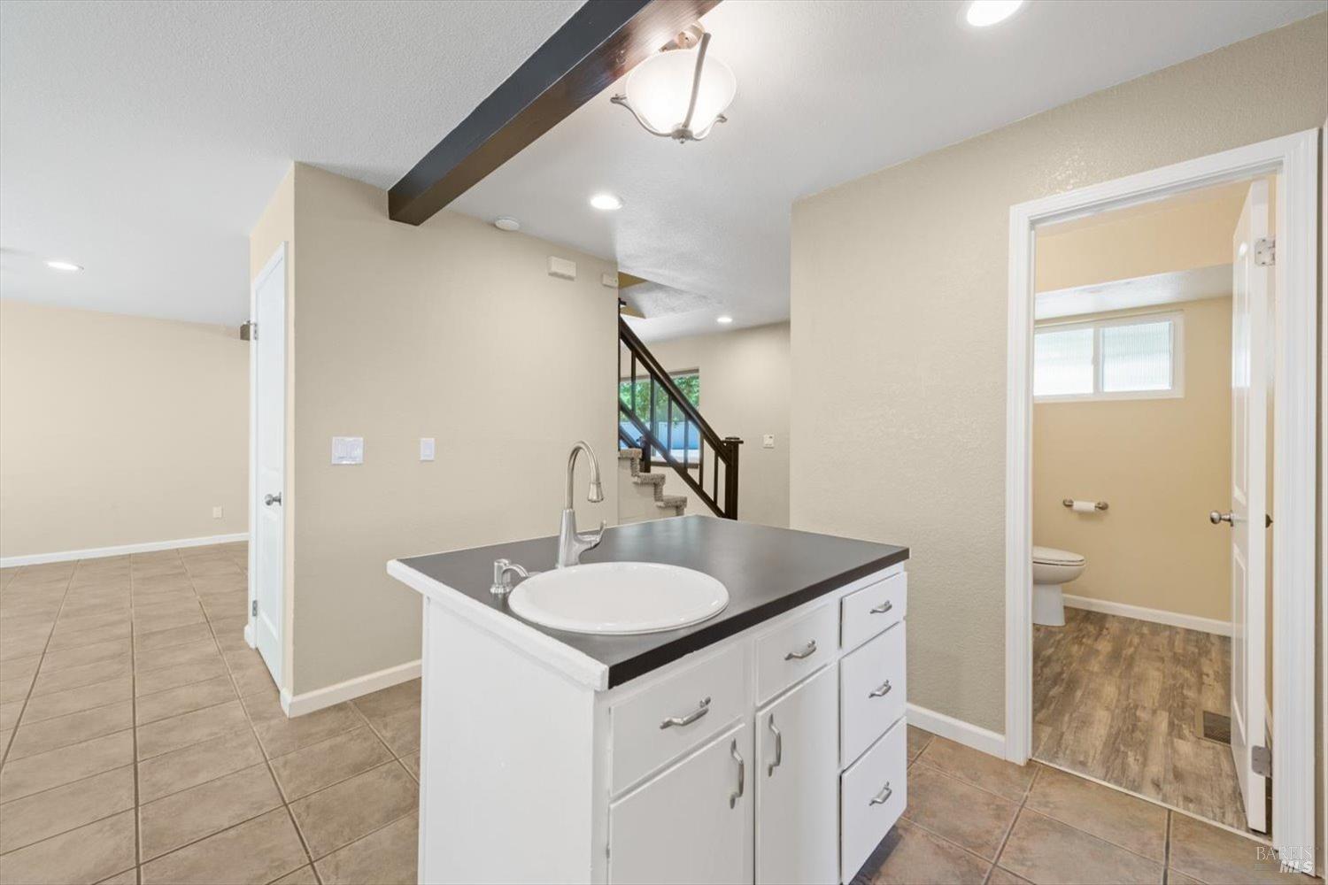 Detail Gallery Image 18 of 56 For 1030 Arroyo Linda Ct, Napa,  CA 94558 - 3 Beds | 2/1 Baths