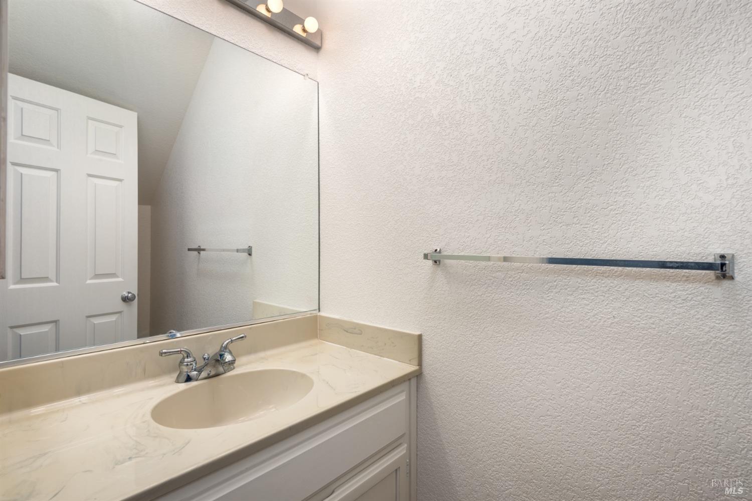 Detail Gallery Image 20 of 31 For 1257 Eardley Ave, Santa Rosa,  CA 95401 - 2 Beds | 1/1 Baths