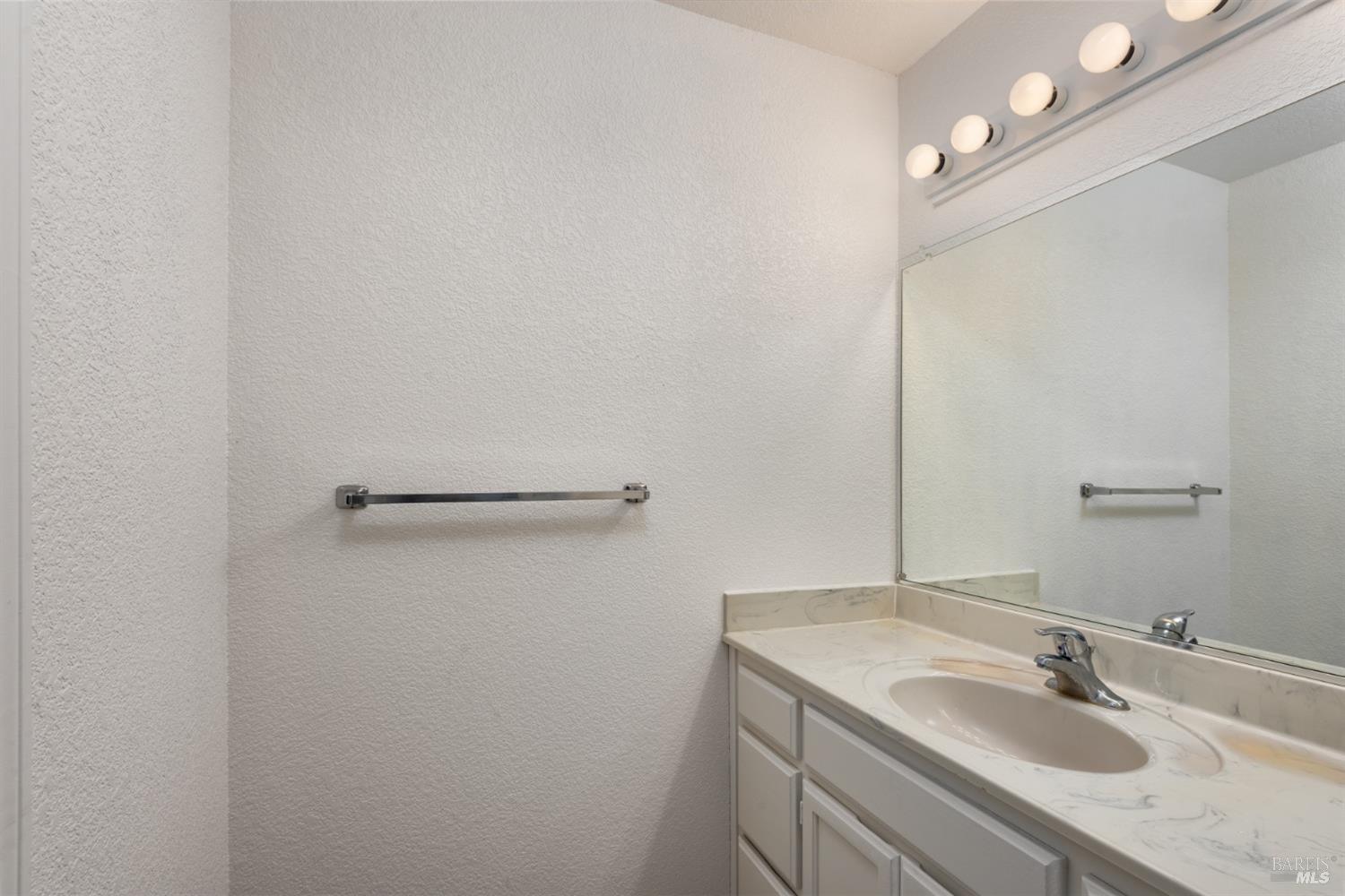 Detail Gallery Image 18 of 31 For 1257 Eardley Ave, Santa Rosa,  CA 95401 - 2 Beds | 1/1 Baths