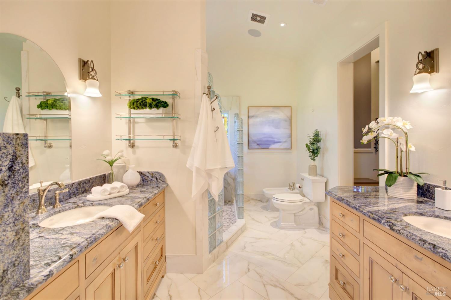 Detail Gallery Image 37 of 97 For 10 Pascale Ct, Napa,  CA 94558 - 4 Beds | 4/2 Baths