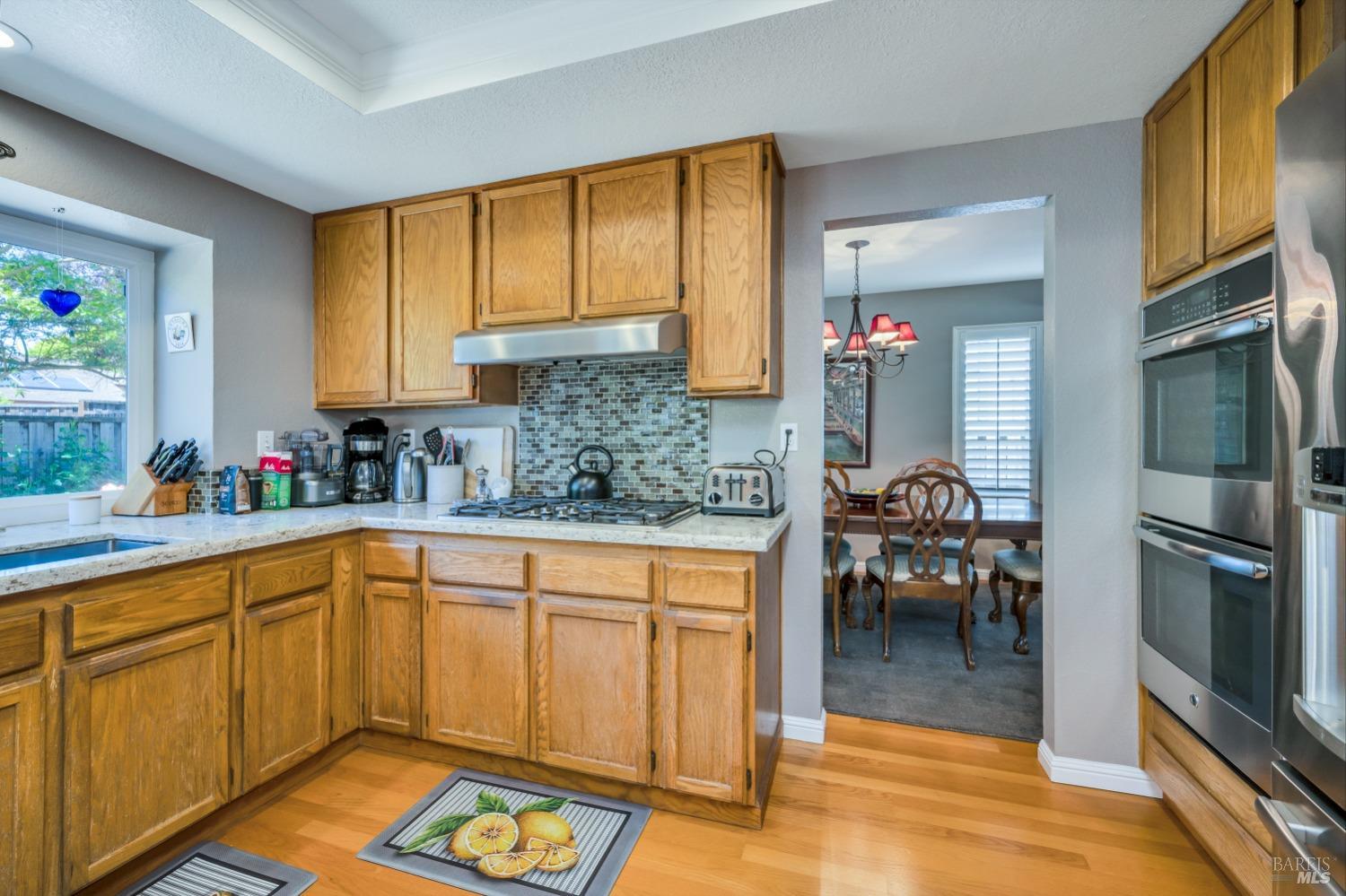 Detail Gallery Image 30 of 33 For 2103 Rosemary Ct, Petaluma,  CA 94954 - 3 Beds | 2/1 Baths