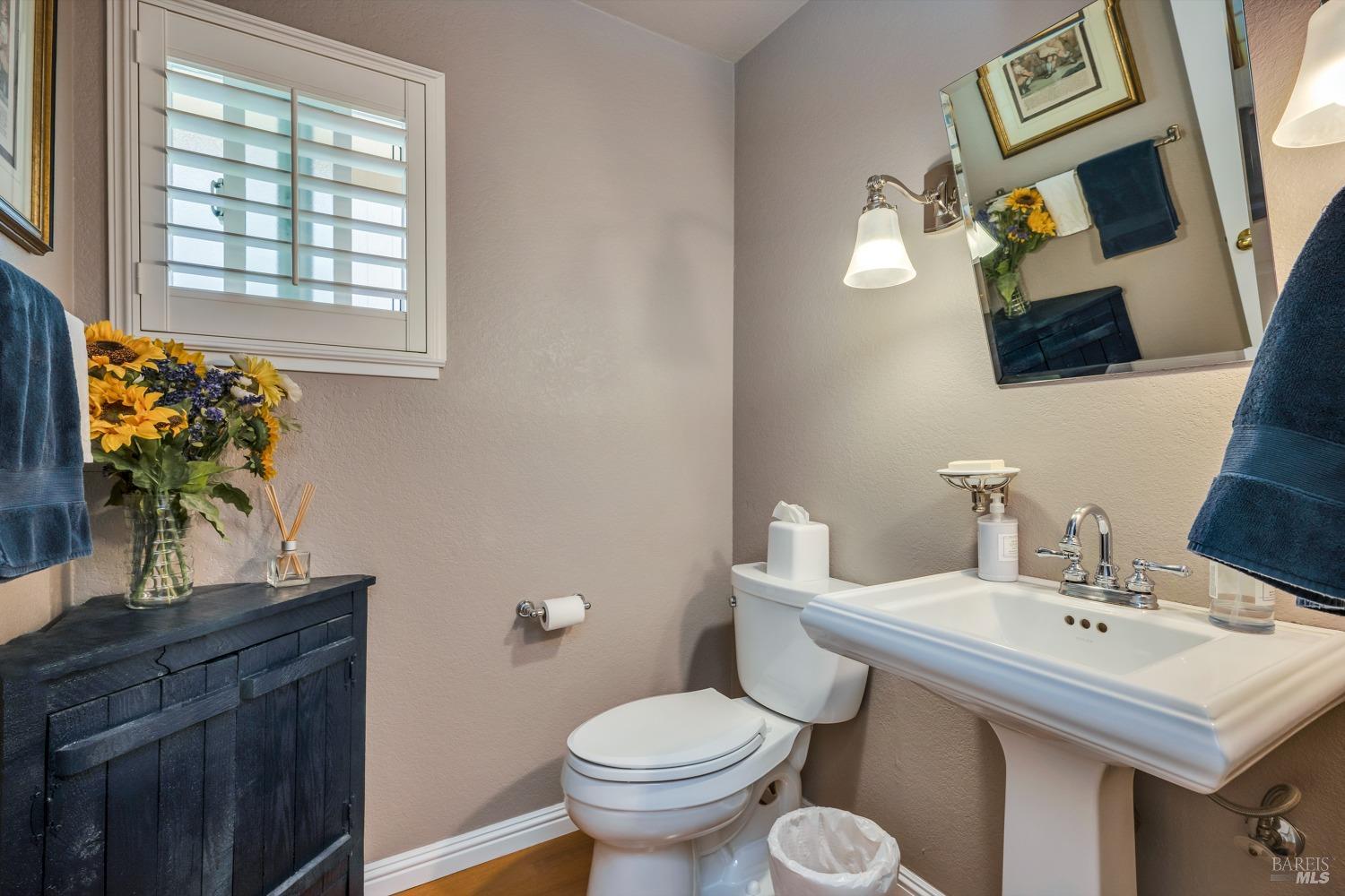 Detail Gallery Image 26 of 33 For 2103 Rosemary Ct, Petaluma,  CA 94954 - 3 Beds | 2/1 Baths