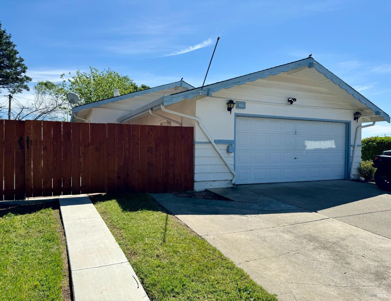 Detail Gallery Image 6 of 37 For 160 Highland Ave, Vacaville,  CA 95688 - 3 Beds | 2 Baths