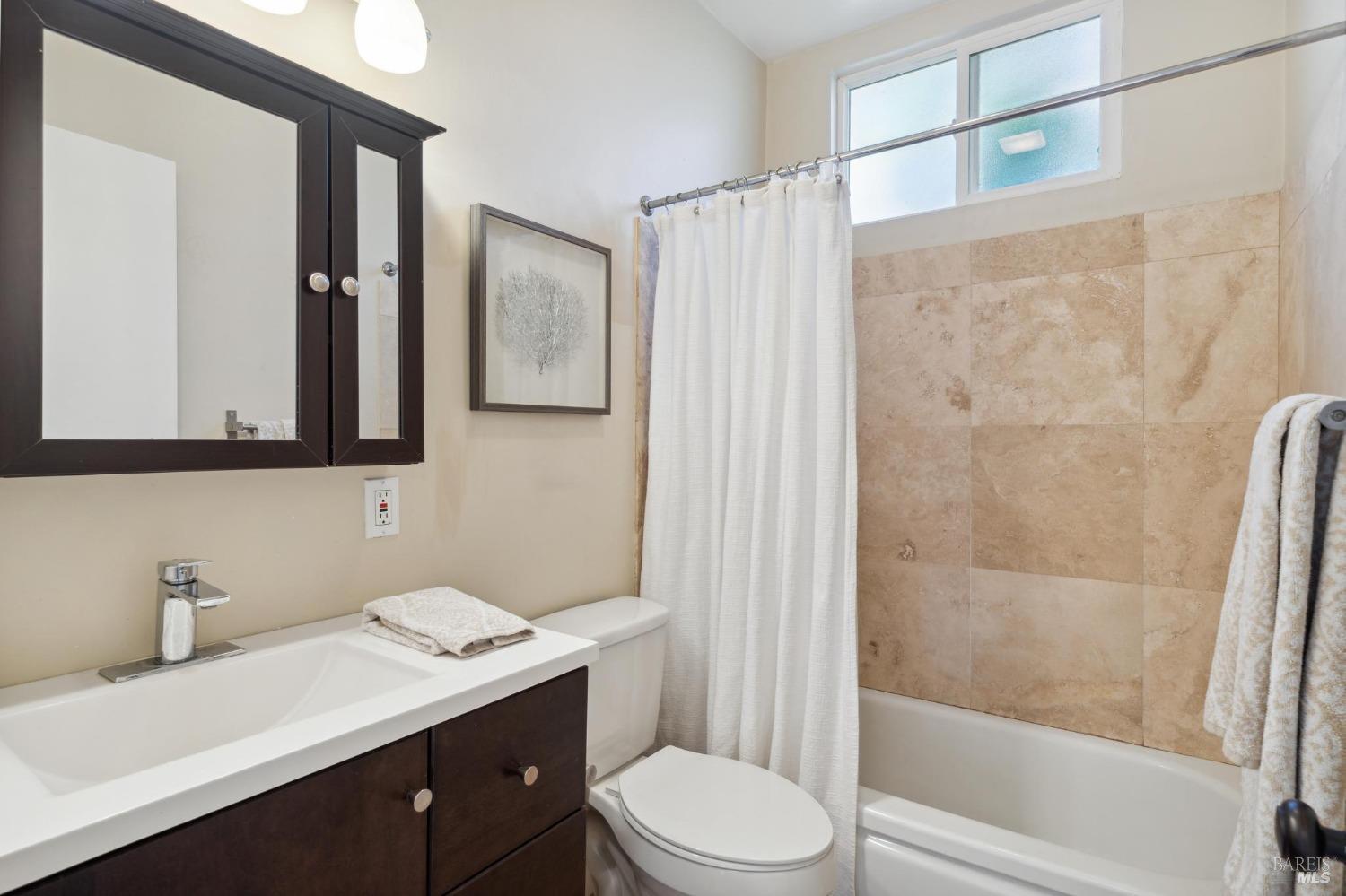 Detail Gallery Image 22 of 33 For 956 Madrone Rd, Sonoma,  CA 95476 - 3 Beds | 2 Baths