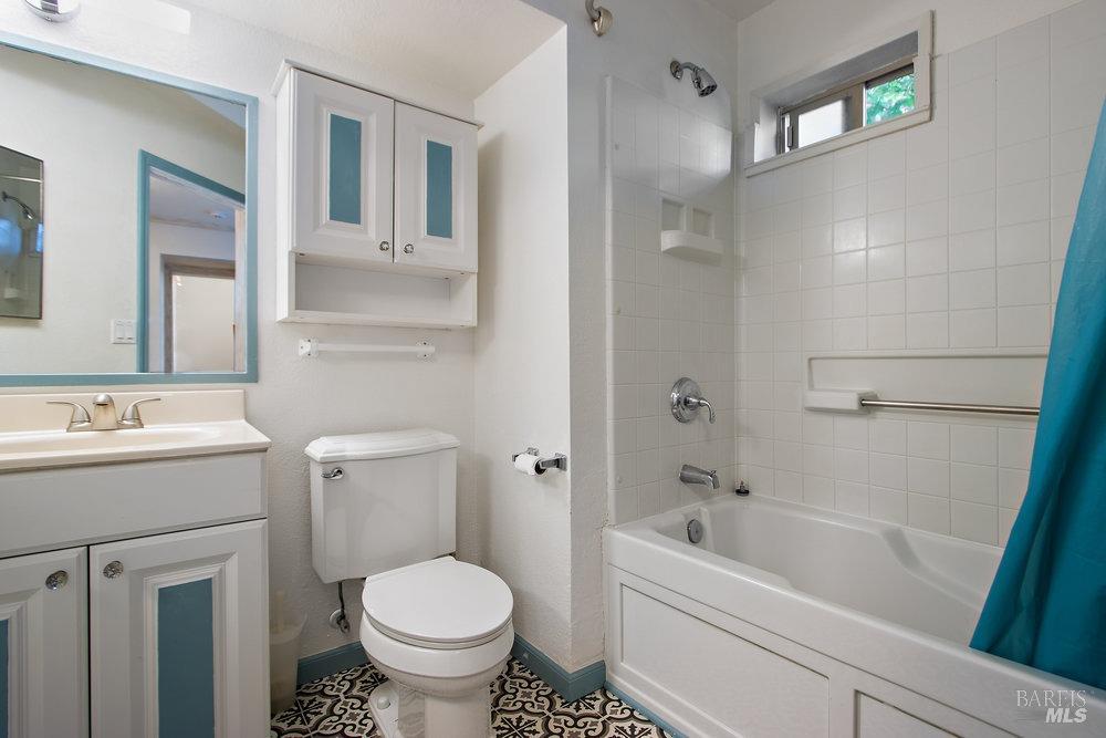 Detail Gallery Image 23 of 40 For 803 Winslow St, Crockett,  CA 94525 - 5 Beds | 2/2 Baths