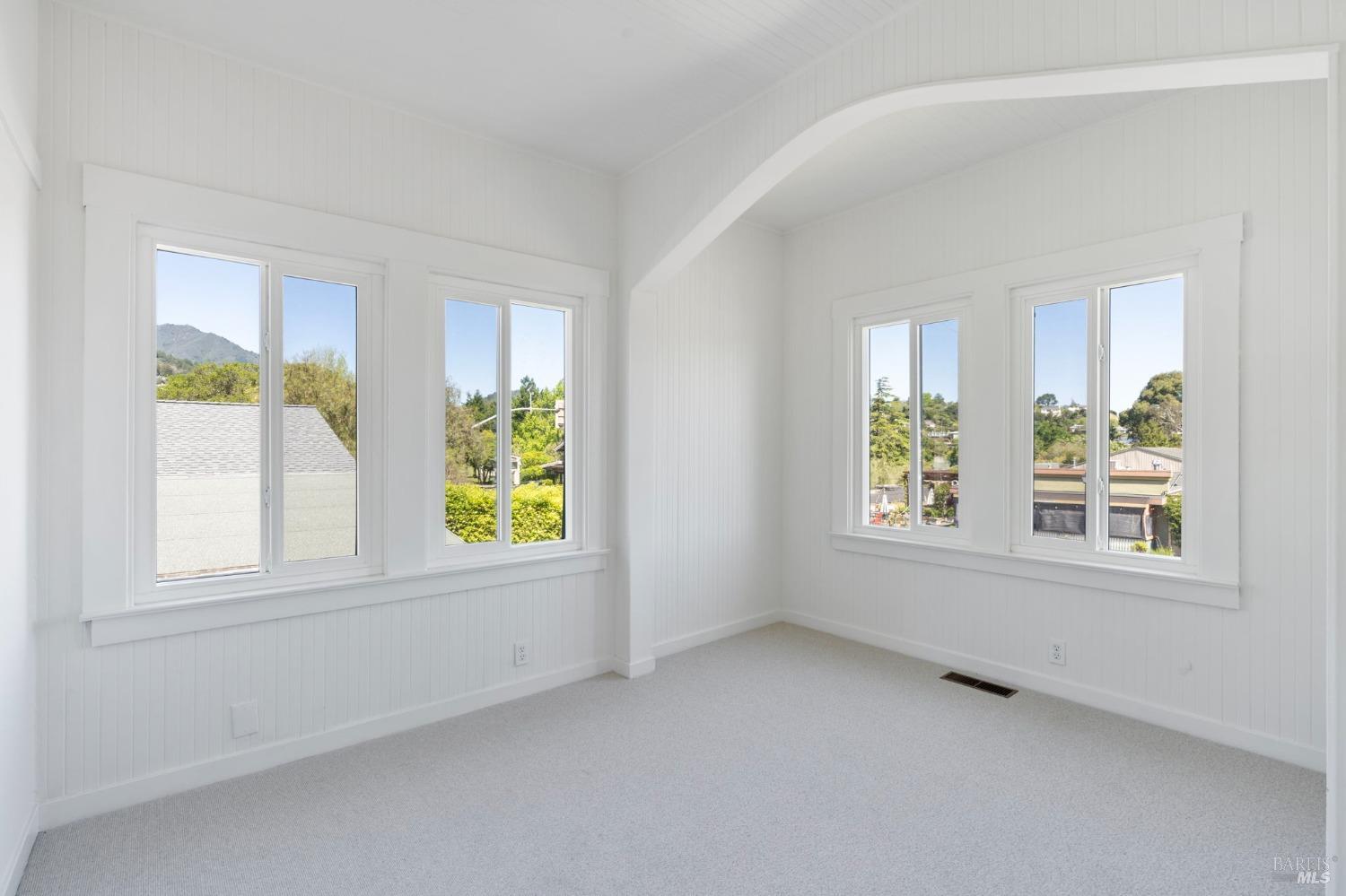 Detail Gallery Image 10 of 25 For 511 Tamalpais Dr, Corte Madera,  CA 94925 - 3 Beds | 2 Baths