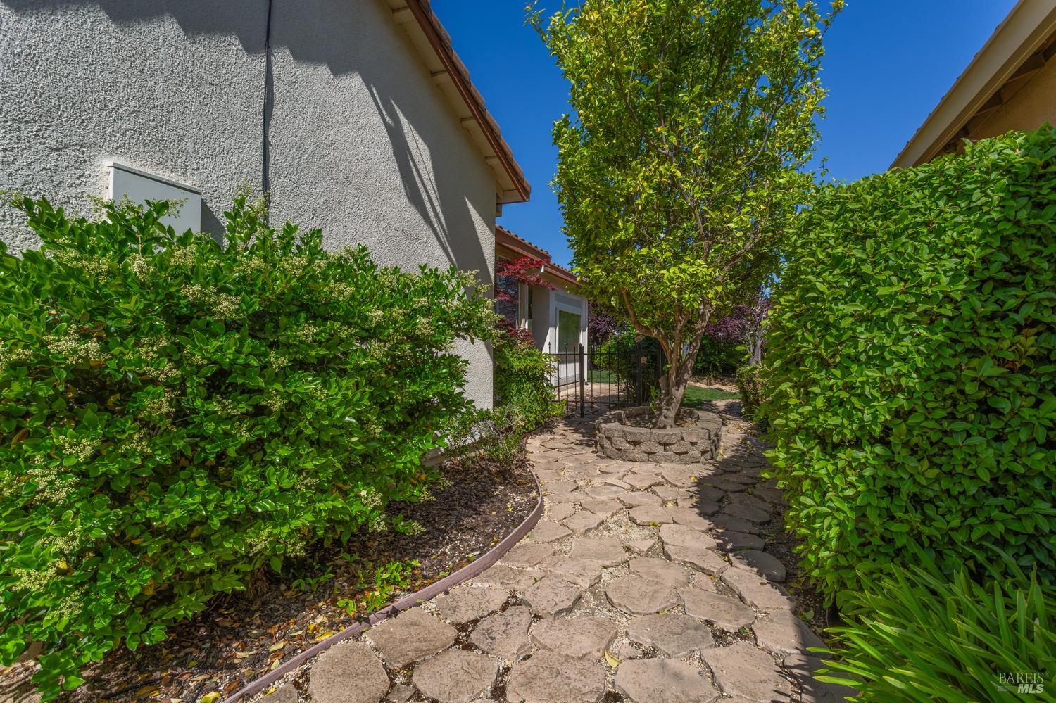 Detail Gallery Image 3 of 42 For 358 Southern Hills Dr, Rio Vista,  CA 94571 - 2 Beds | 2 Baths