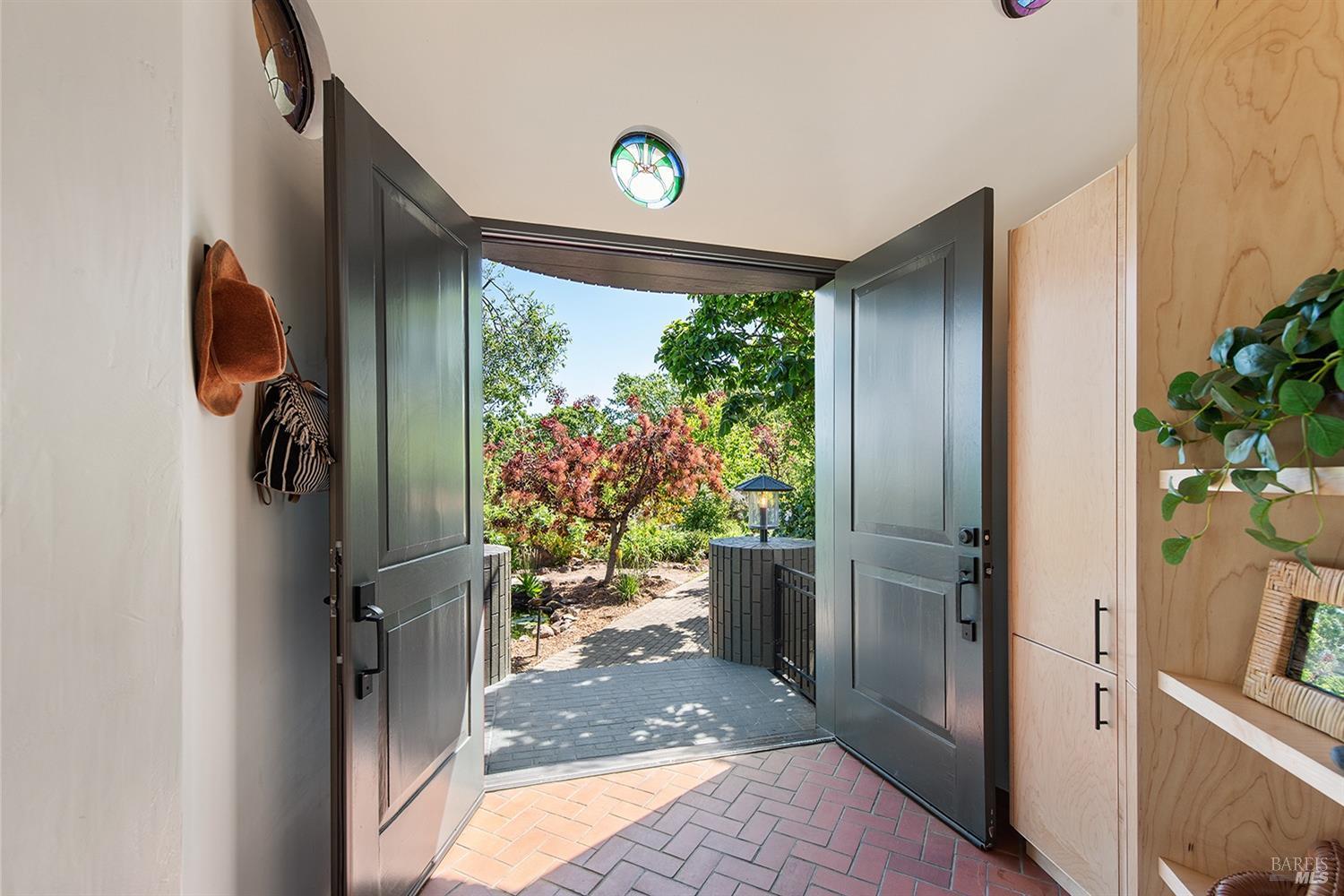 Detail Gallery Image 13 of 61 For 5175 Hall Rd, Santa Rosa,  CA 95401 - 4 Beds | 2 Baths