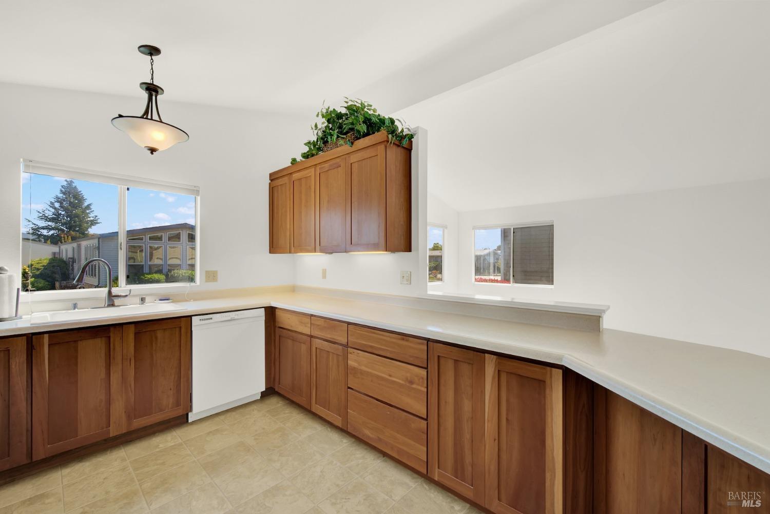 Detail Gallery Image 24 of 57 For 42 Falcon Crest Cir, Napa,  CA 94558 - 2 Beds | 2 Baths