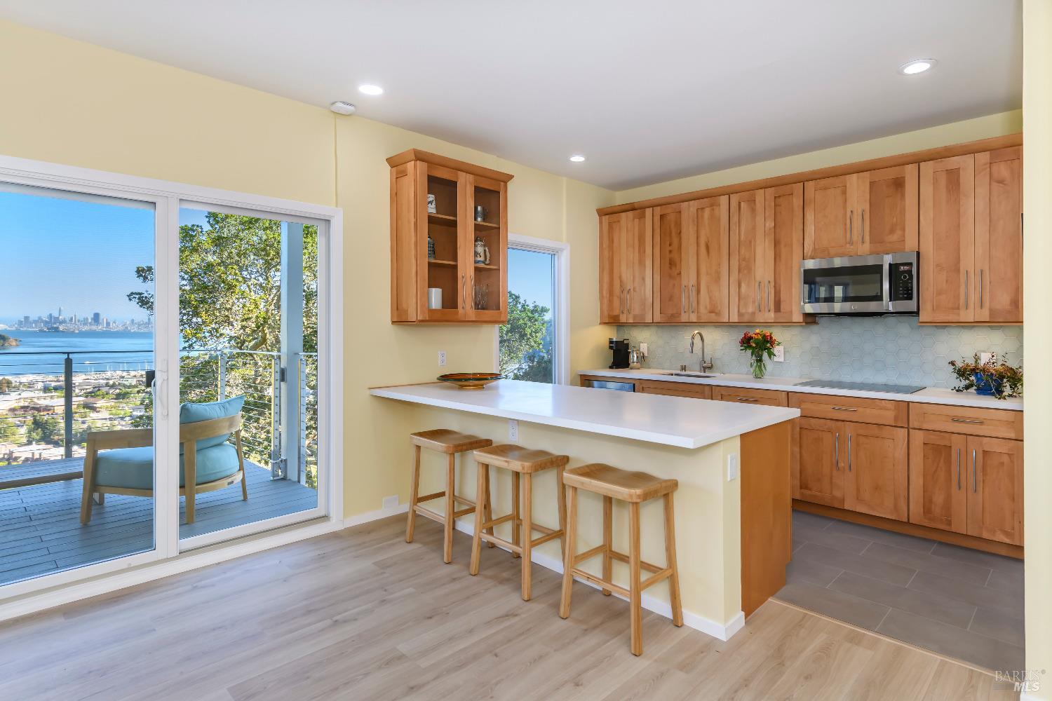 Detail Gallery Image 6 of 10 For 25 Corinthian Ct #24,  Tiburon,  CA 94920 - 2 Beds | 1 Baths