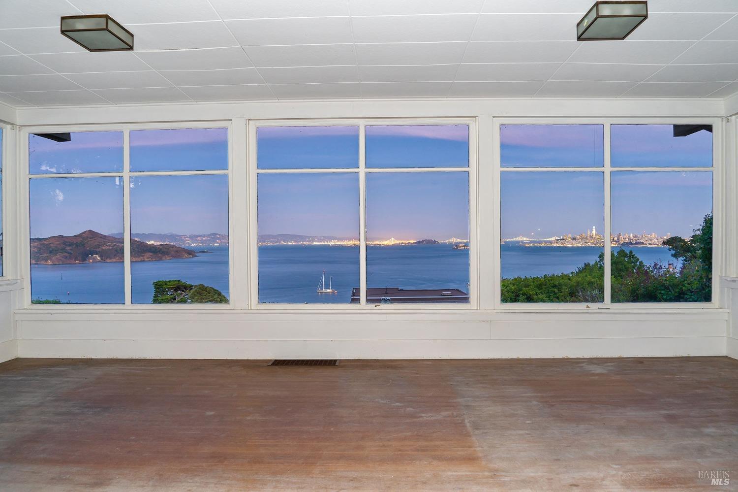 Detail Gallery Image 13 of 50 For 19 Prospect Ave, Sausalito,  CA 94965 - 4 Beds | 3/1 Baths