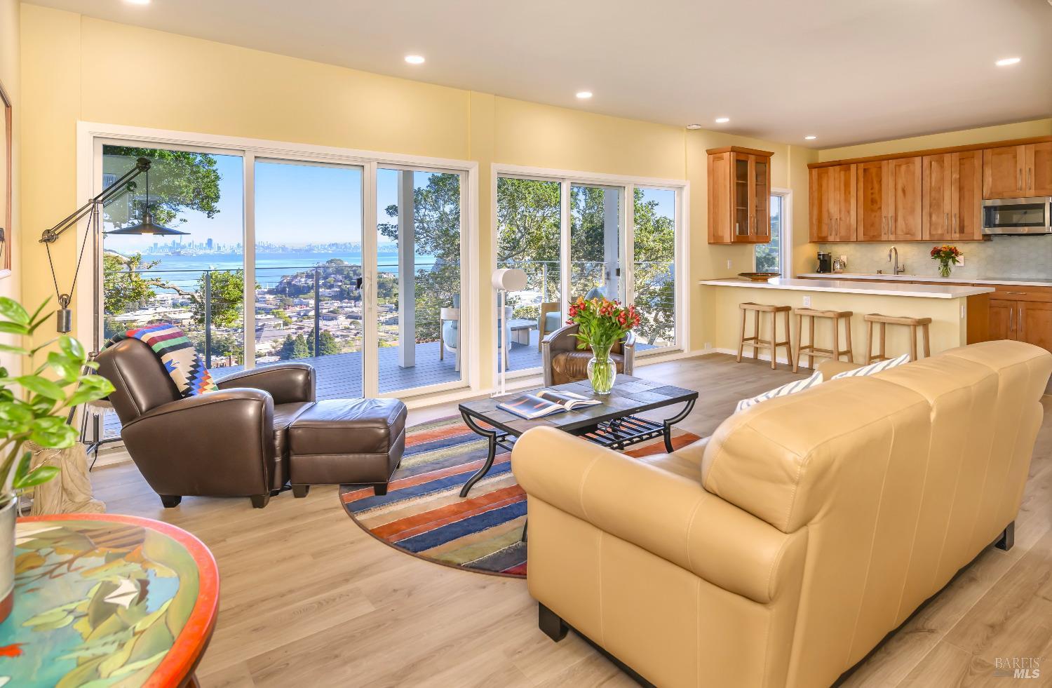 Detail Gallery Image 5 of 10 For 25 Corinthian Ct #24,  Tiburon,  CA 94920 - 2 Beds | 1 Baths
