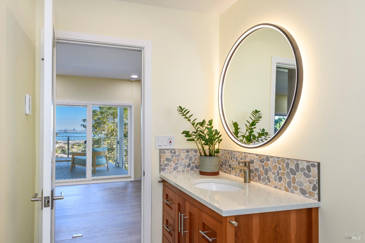 Detail Gallery Image 8 of 10 For 25 Corinthian Ct #24,  Tiburon,  CA 94920 - 2 Beds | 1 Baths