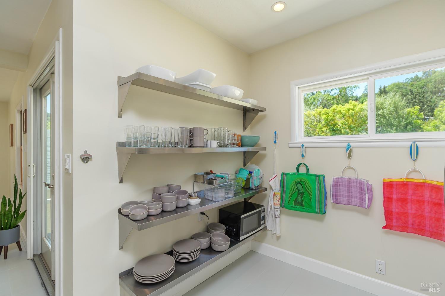 Detail Gallery Image 16 of 90 For 83 Willow Ave, Fairfax,  CA 94930 - 2 Beds | 1 Baths