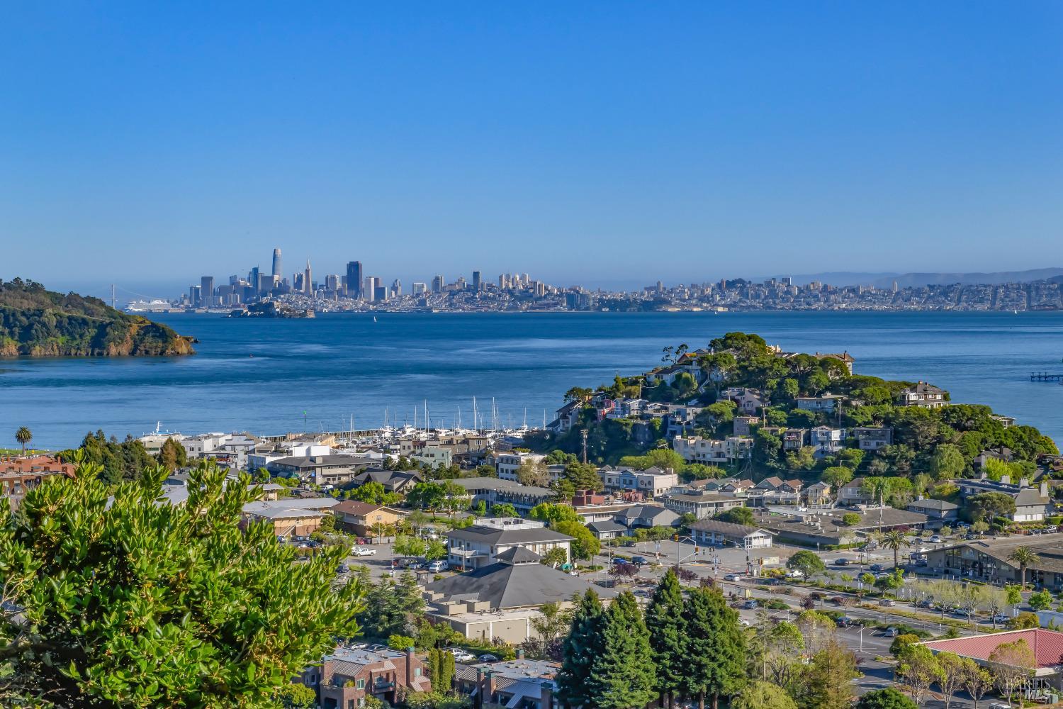 Detail Gallery Image 2 of 10 For 25 Corinthian Ct #24,  Tiburon,  CA 94920 - 2 Beds | 1 Baths