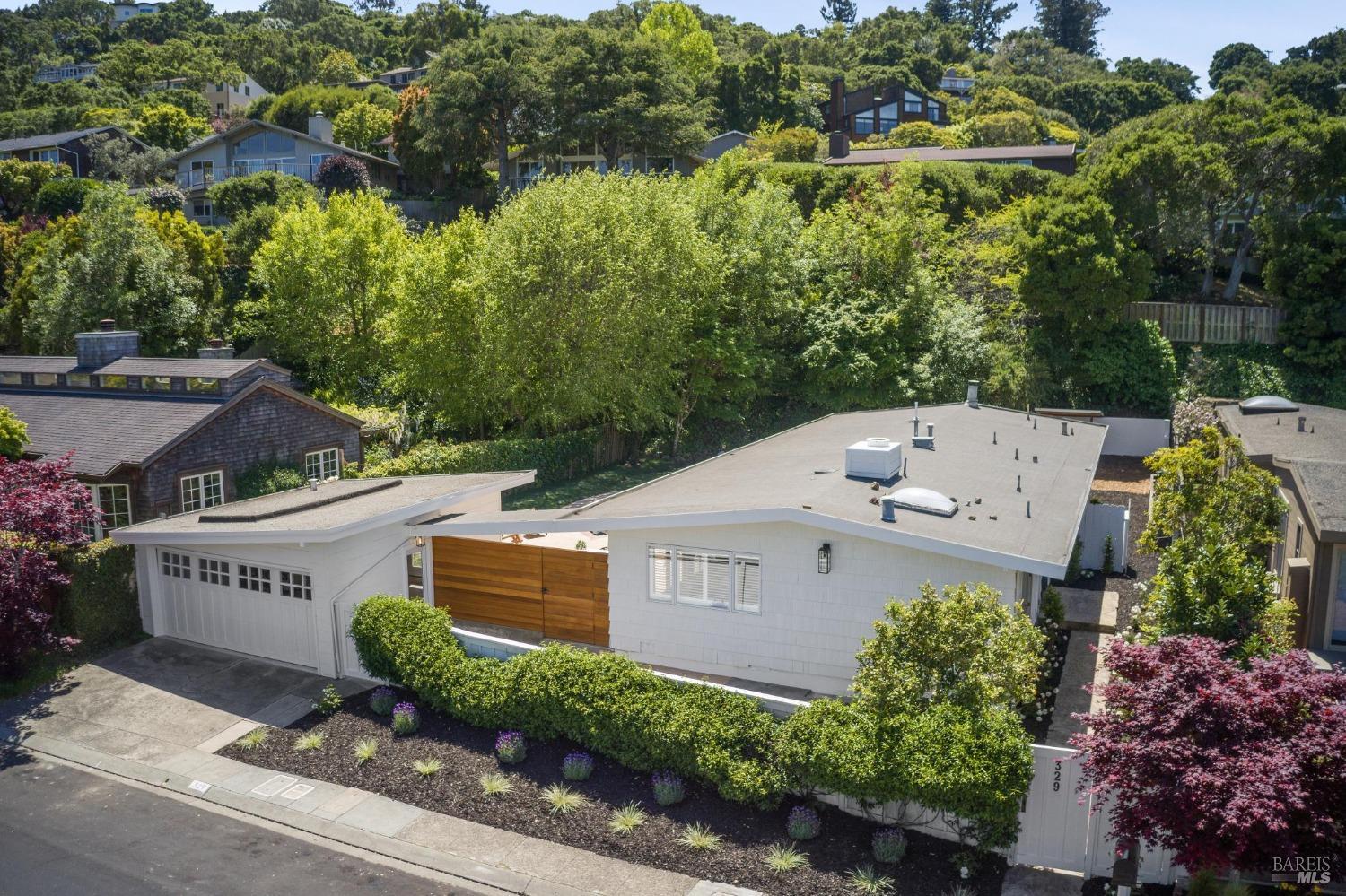 Detail Gallery Image 1 of 50 For 329 San Rafael Ave, Tiburon,  CA 94920 - 3 Beds | 2/1 Baths