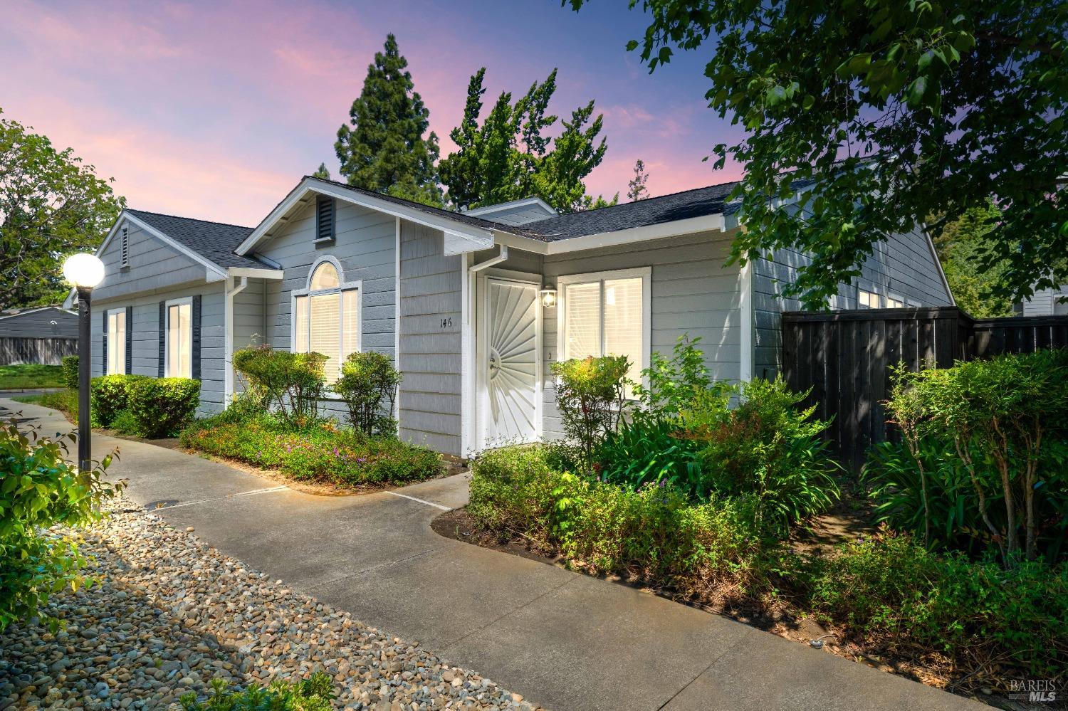 Detail Gallery Image 1 of 46 For 146 Village Ct, Vacaville,  CA 95687 - 2 Beds | 2 Baths