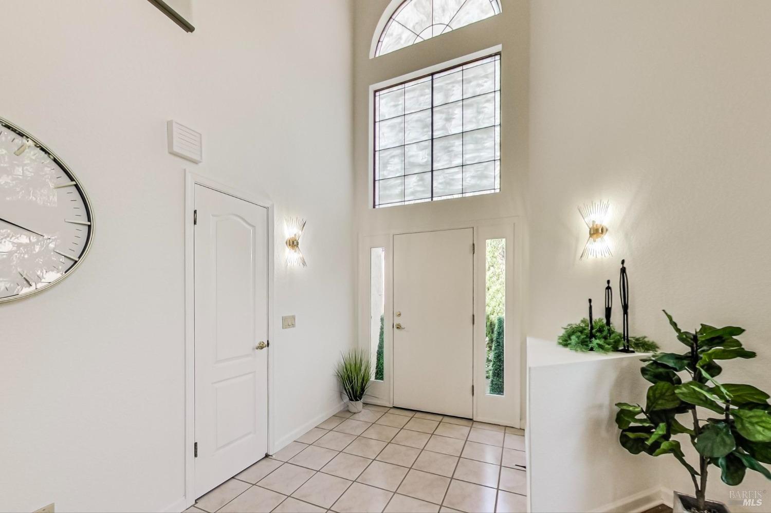 Detail Gallery Image 6 of 58 For 19 S. Newport Dr, Napa,  CA 94559 - 4 Beds | 2/1 Baths