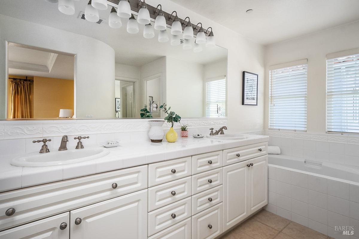 Detail Gallery Image 17 of 36 For 27 Mildenhall St, Novato,  CA 94949 - 4 Beds | 2/1 Baths