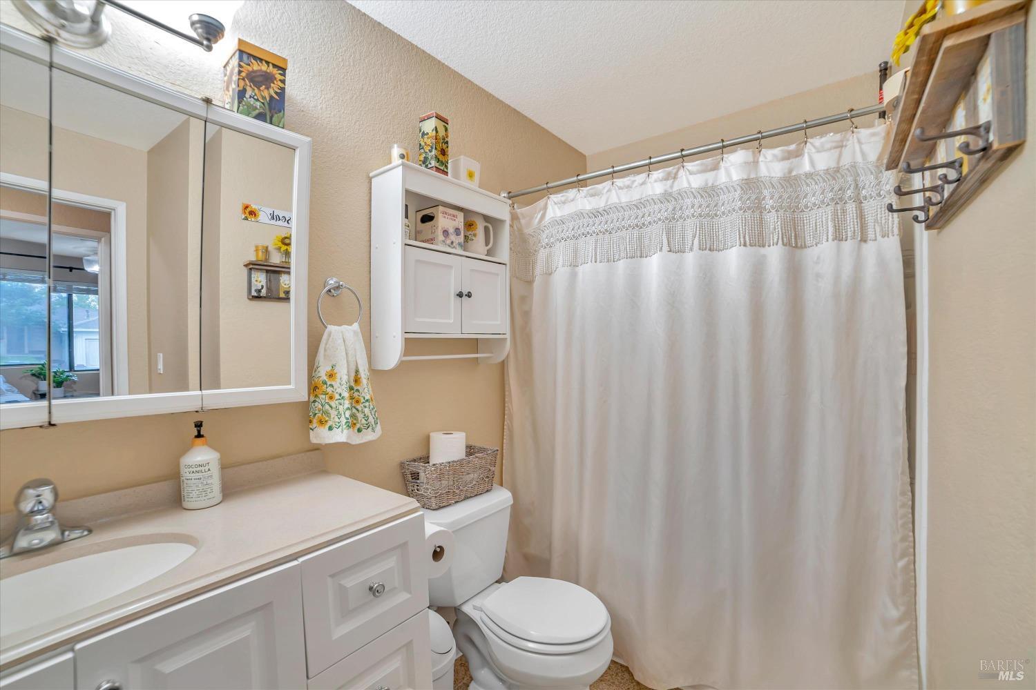 Detail Gallery Image 24 of 38 For 975 Stellar Ln, Windsor,  CA 95492 - 3 Beds | 2 Baths