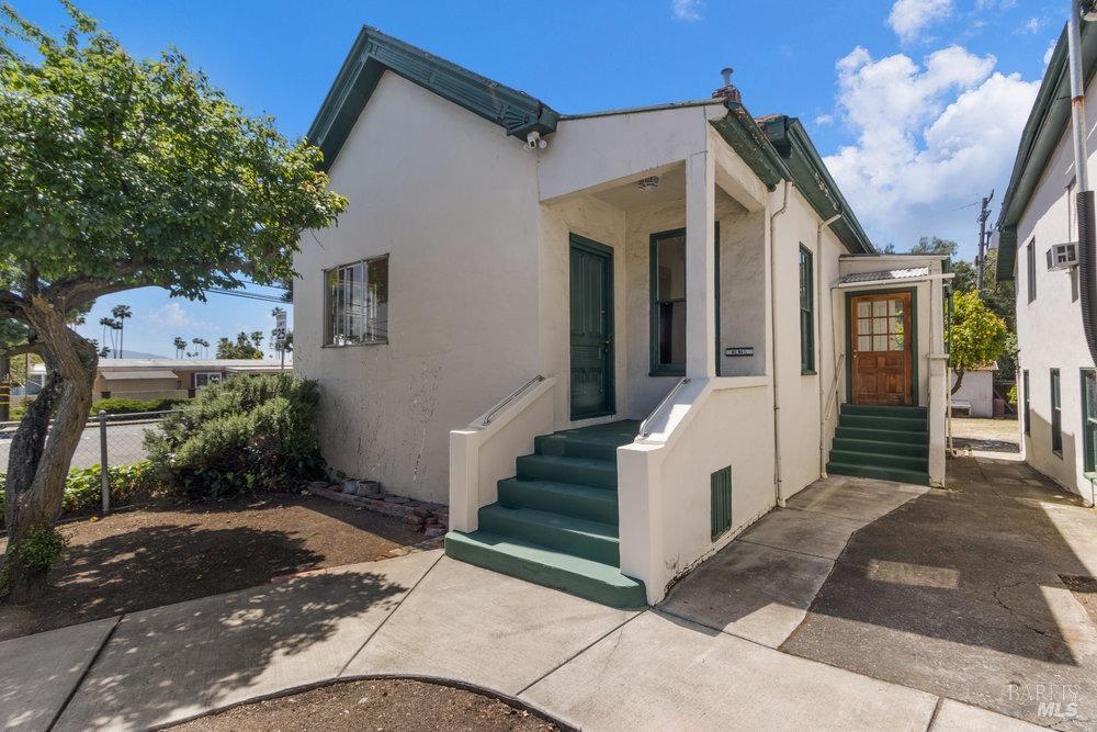 Detail Gallery Image 28 of 49 For 180 E H St, Benicia,  CA 94510 - 3 Beds | 1 Baths