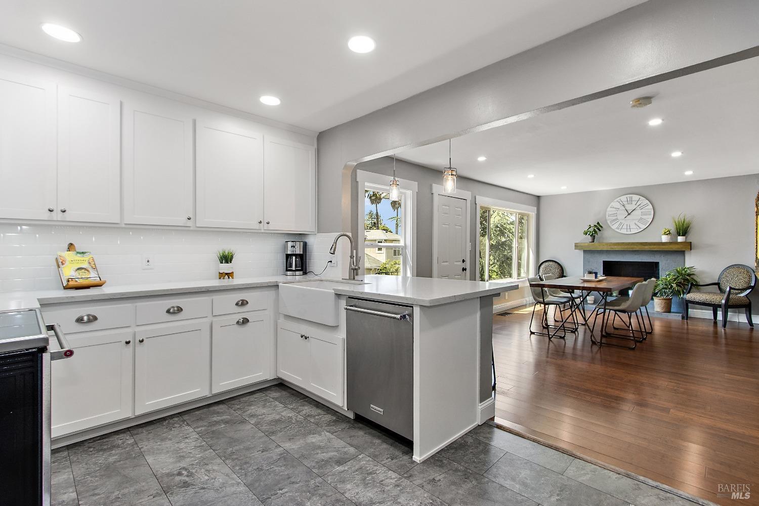 Detail Gallery Image 12 of 34 For 5 Corte Del Sol Unkn, Benicia,  CA 94510 - 3 Beds | 2 Baths