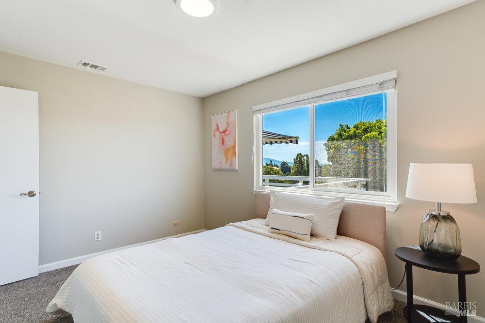 Detail Gallery Image 44 of 64 For 223 Martin Ct, Benicia,  CA 94510 - 4 Beds | 2/1 Baths