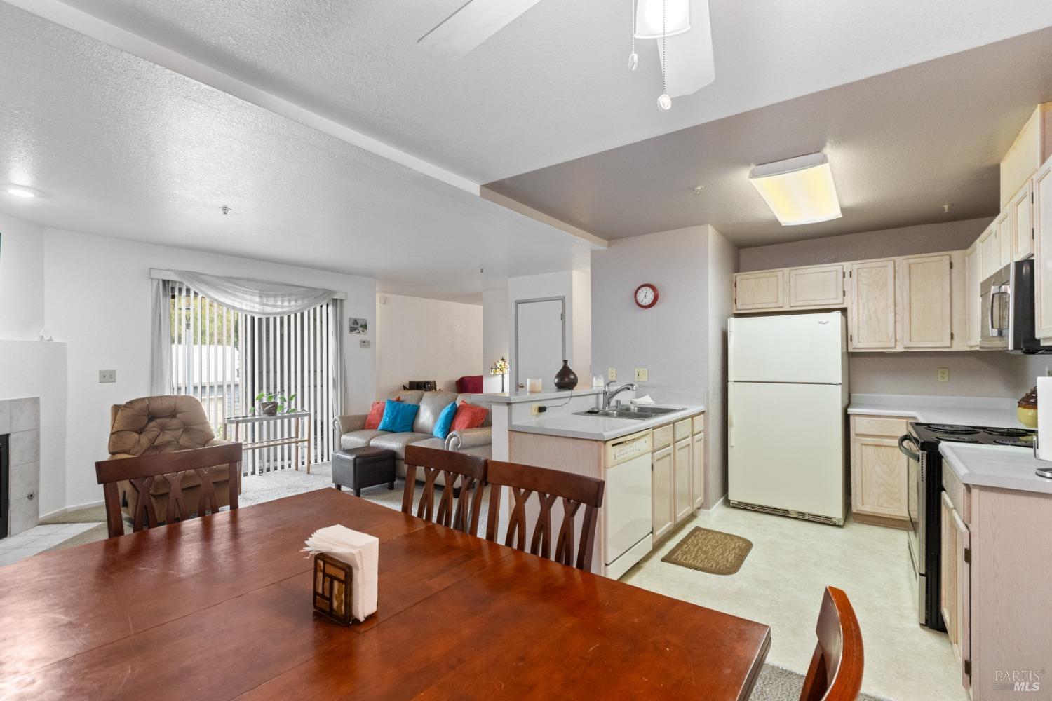 Detail Gallery Image 16 of 33 For 136 Sea Crest Cir, Vallejo,  CA 94590 - 2 Beds | 1 Baths