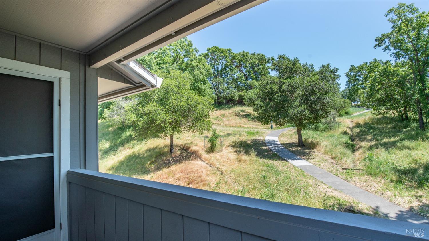 Detail Gallery Image 24 of 29 For 83 Scottsdale Way, Novato,  CA 94947 - 2 Beds | 2 Baths