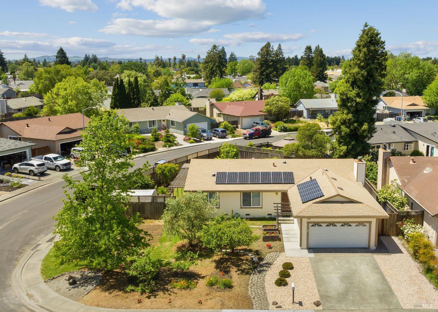 Detail Gallery Image 1 of 1 For 5355 Evonne Ave, Rohnert Park,  CA 94928 - 3 Beds | 2 Baths