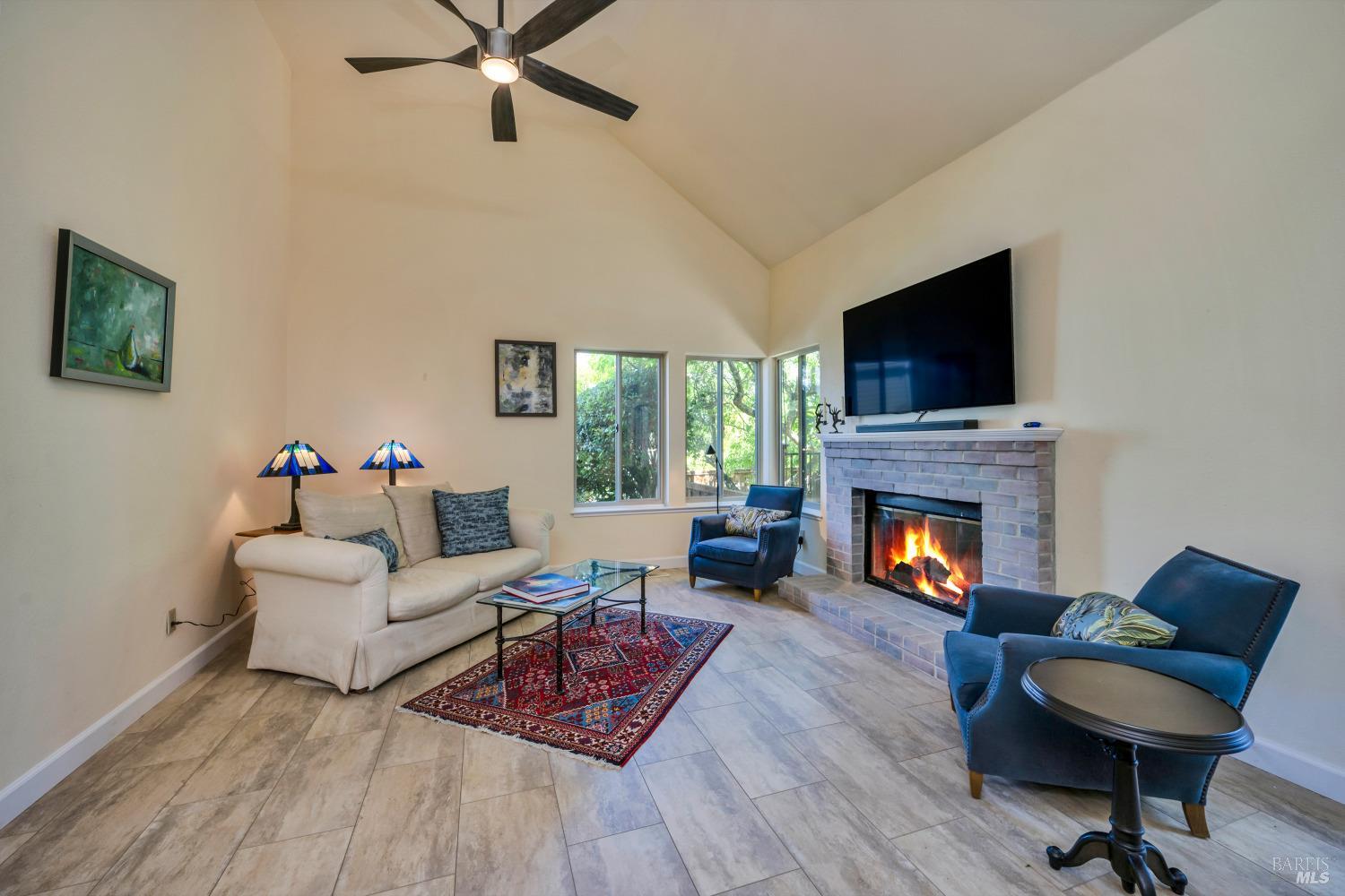 Detail Gallery Image 10 of 41 For 2 Calvary Ct, Napa,  CA 94558 - 3 Beds | 2/1 Baths