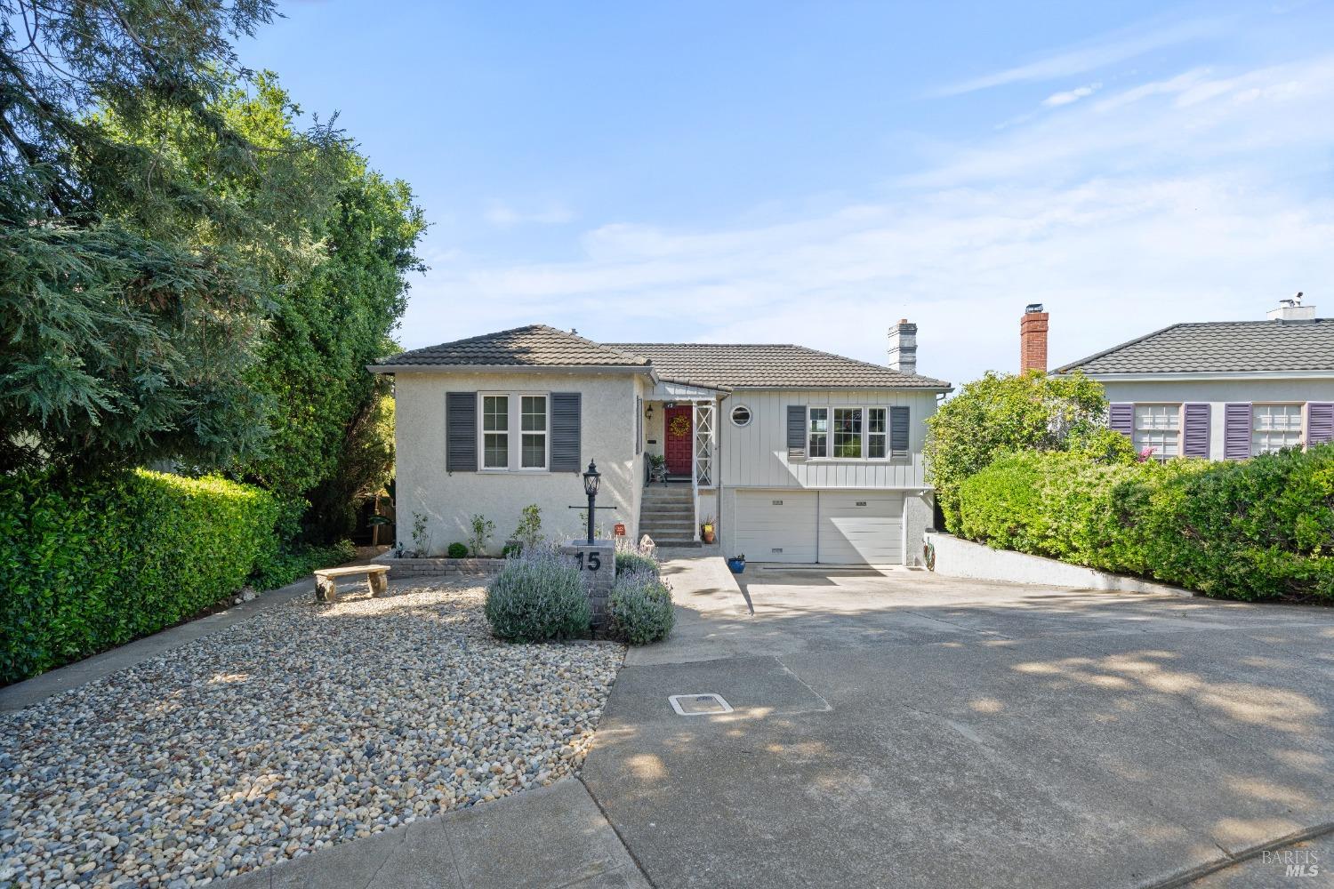 Detail Gallery Image 1 of 61 For 15 Loma Vista Dr, Vallejo,  CA 94590 - 3 Beds | 2/1 Baths