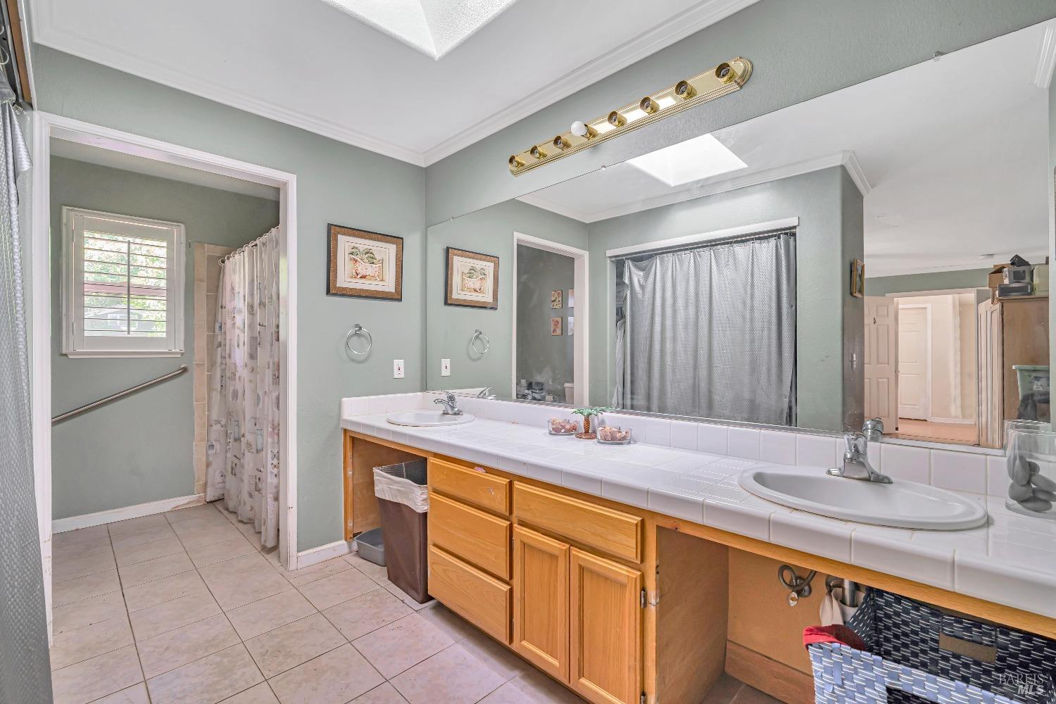 Detail Gallery Image 21 of 36 For 2812 Beth Ct, Santa Rosa,  CA 95403 - 4 Beds | 2/1 Baths